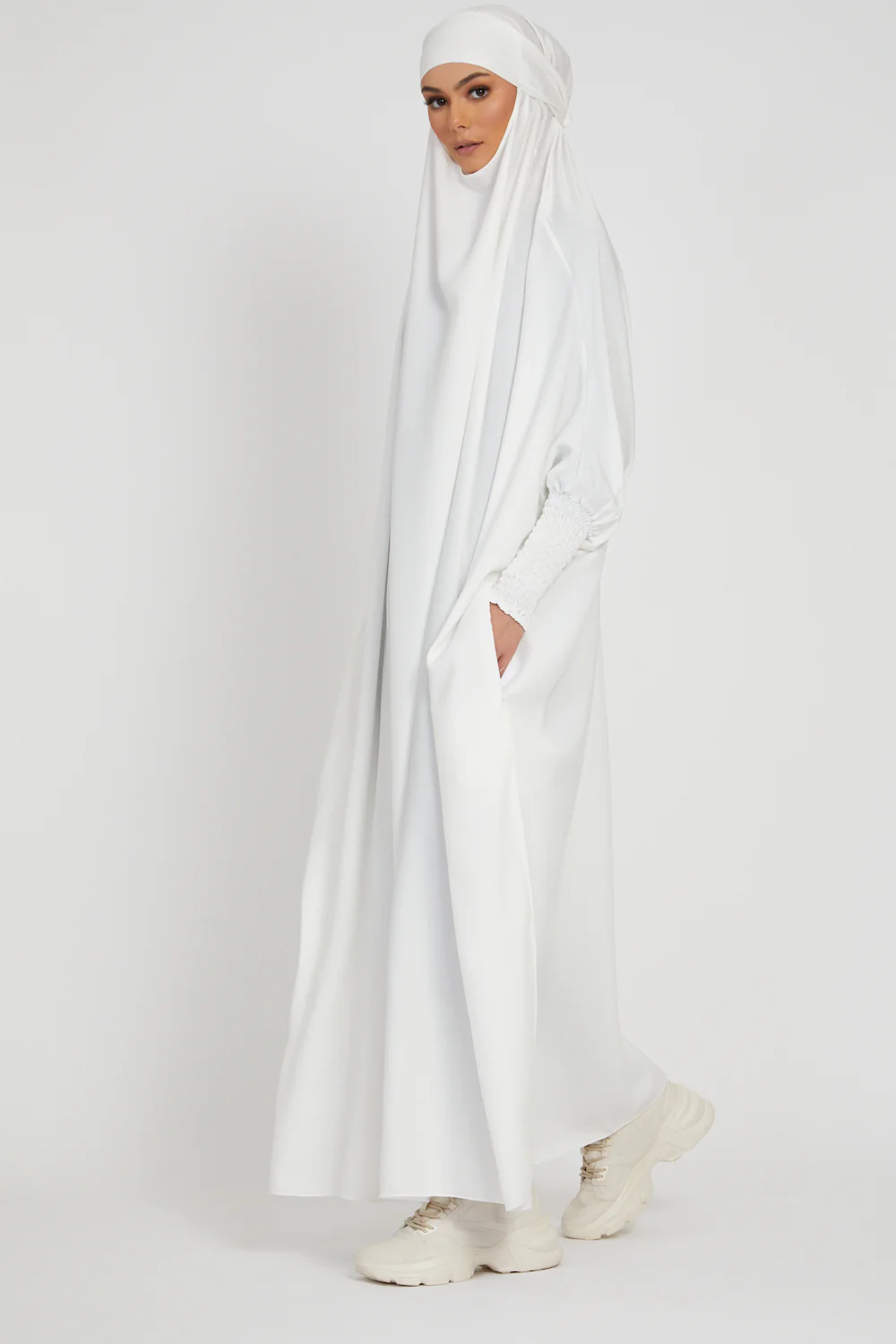 One Piece Full Length Jilbab -Zipped Cuffs and Pockets - White