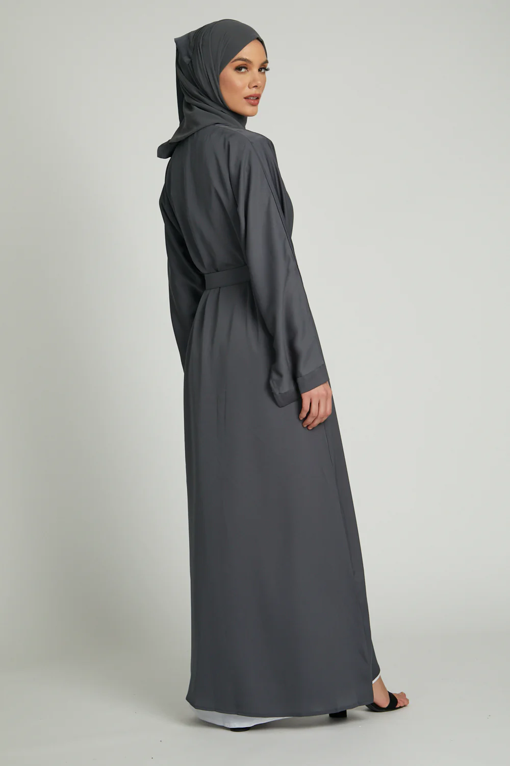 Pebble Open Abaya - Image 7