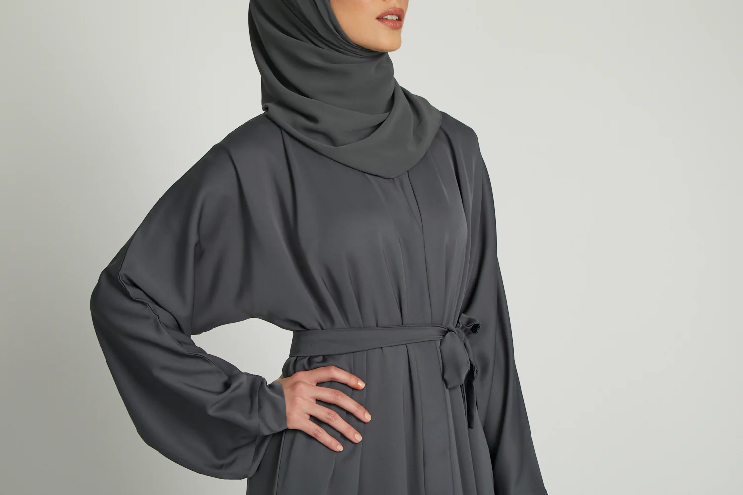 Pebble Open Abaya - Image 8