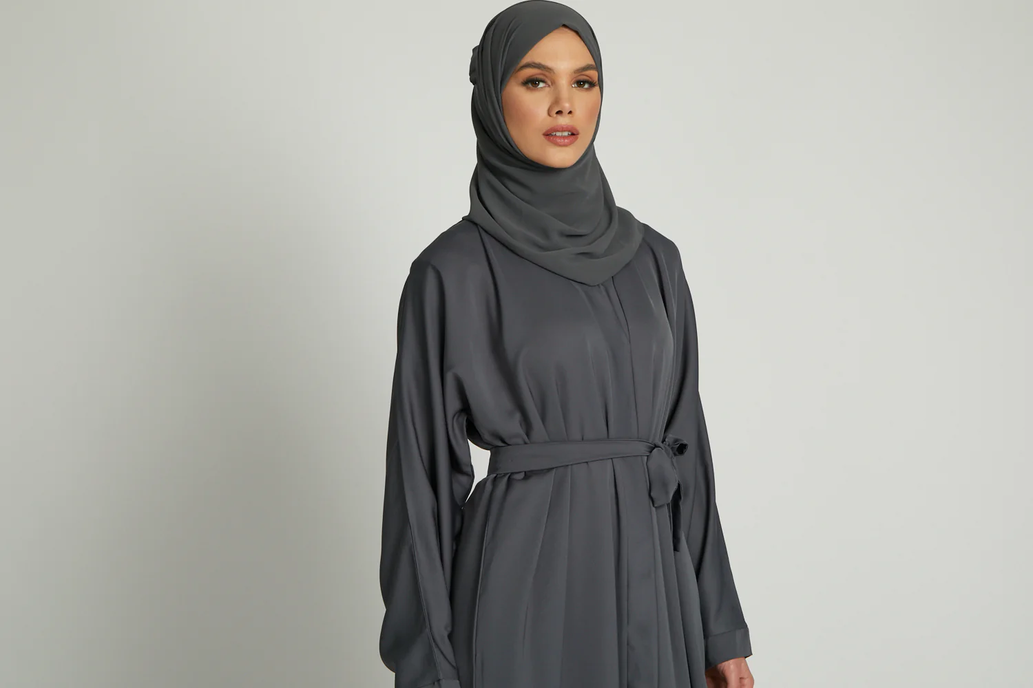 Pebble Open Abaya - Image 9
