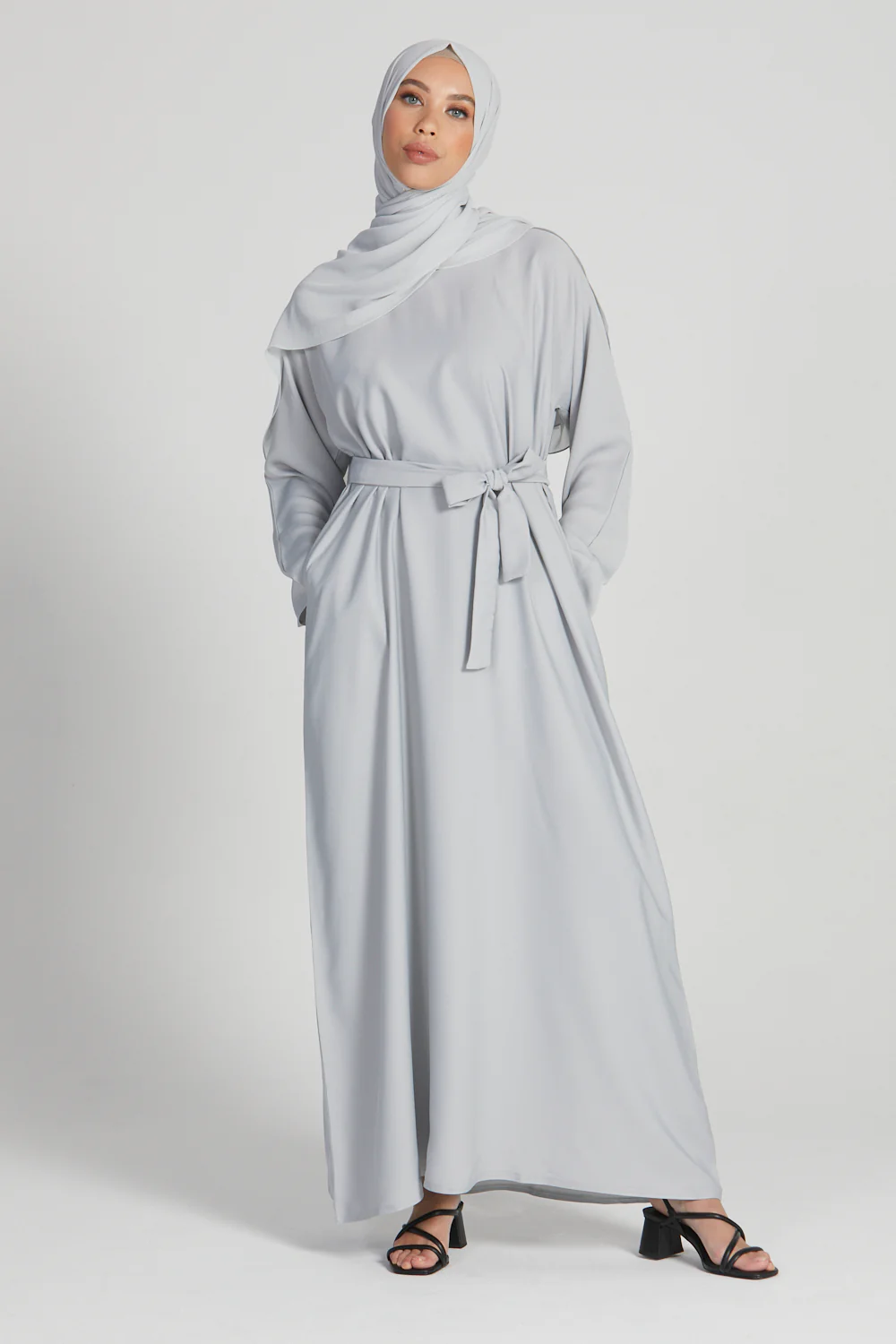 Plain Closed Abaya with Pockets - Silver Grey - Image 5