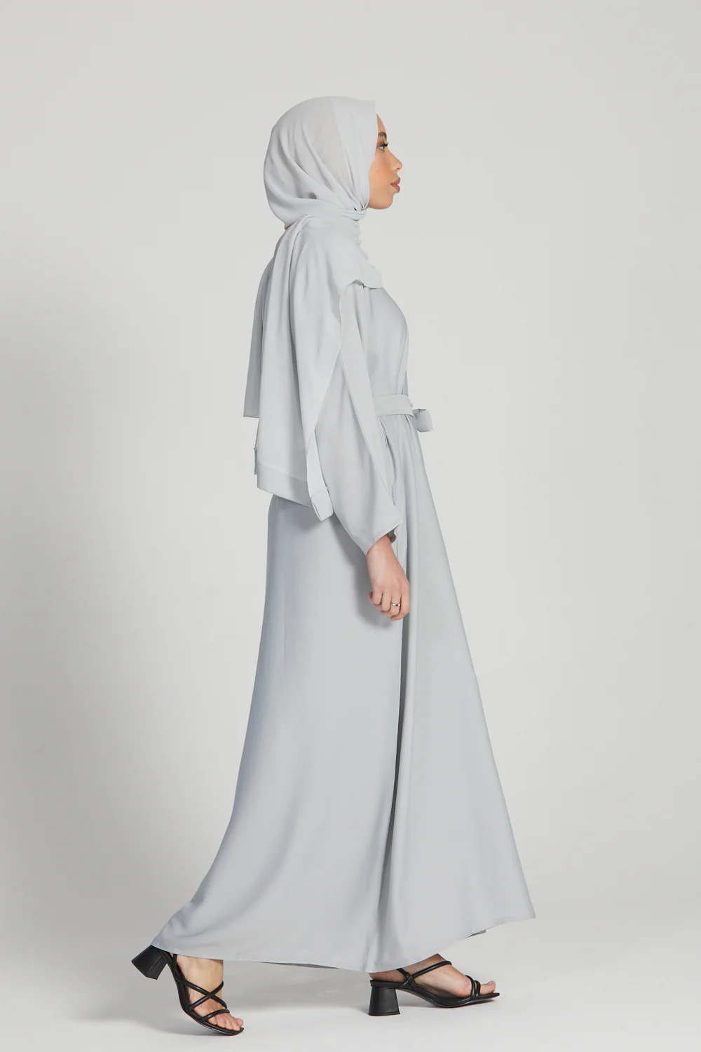 Plain Closed Abaya with Pockets - Silver Grey - Image 7