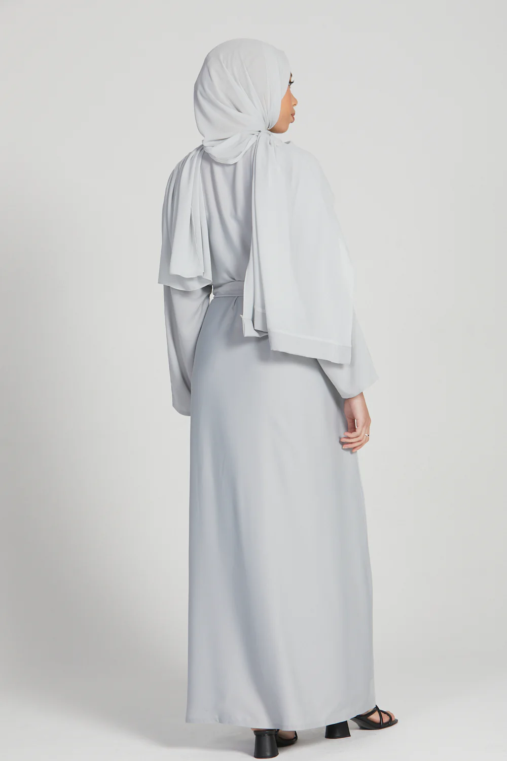 Plain Closed Abaya with Pockets - Silver Grey - Image 8