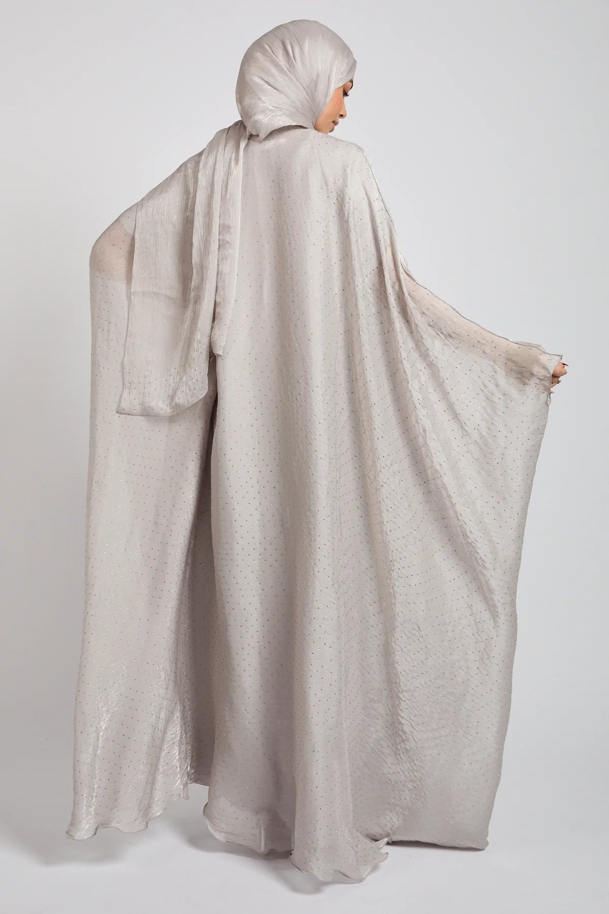 Premium Celestial Sheen Open Bisht Abaya – Moonlight - Image 5