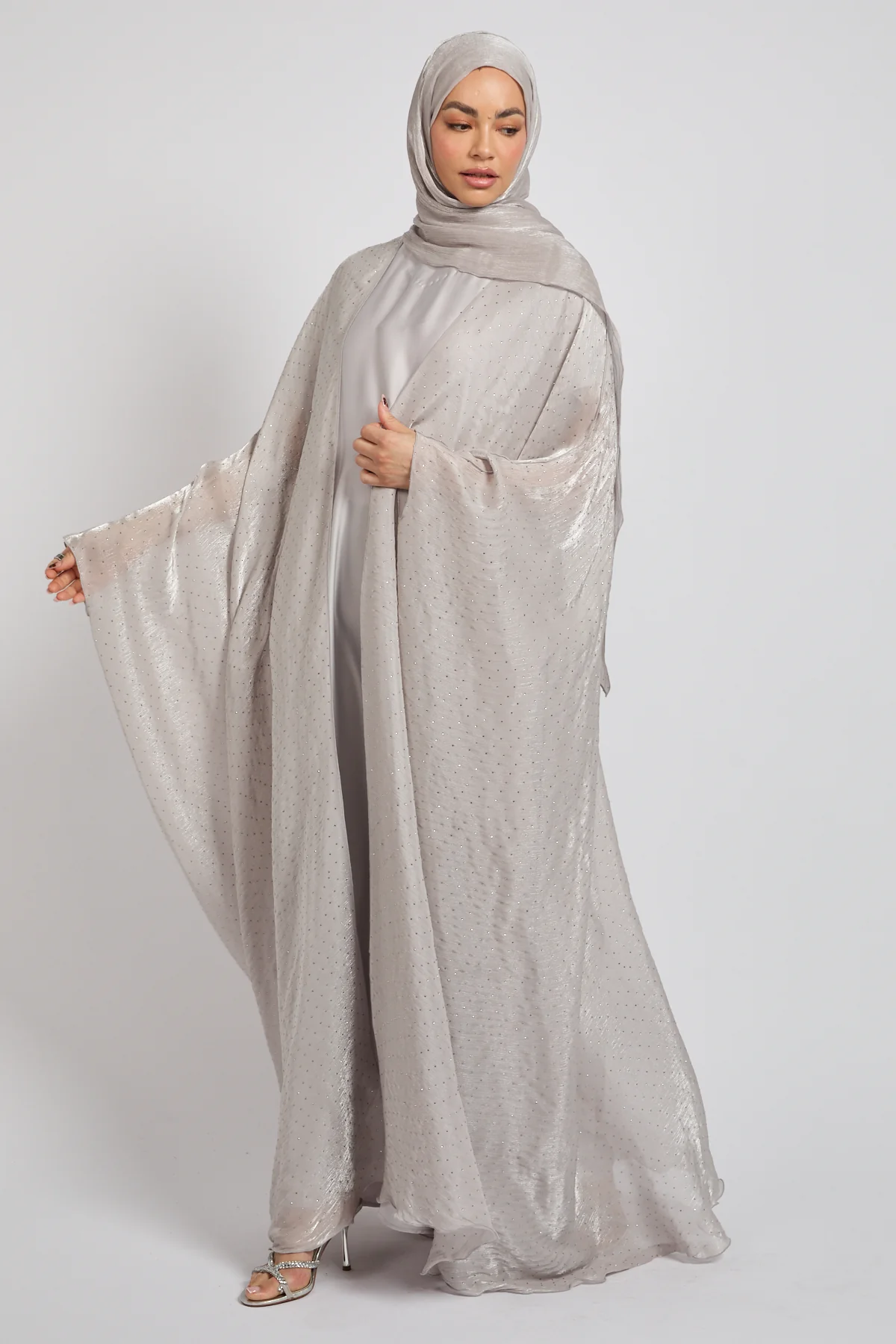 Premium Celestial Sheen Open Bisht Abaya – Moonlight - Image 6