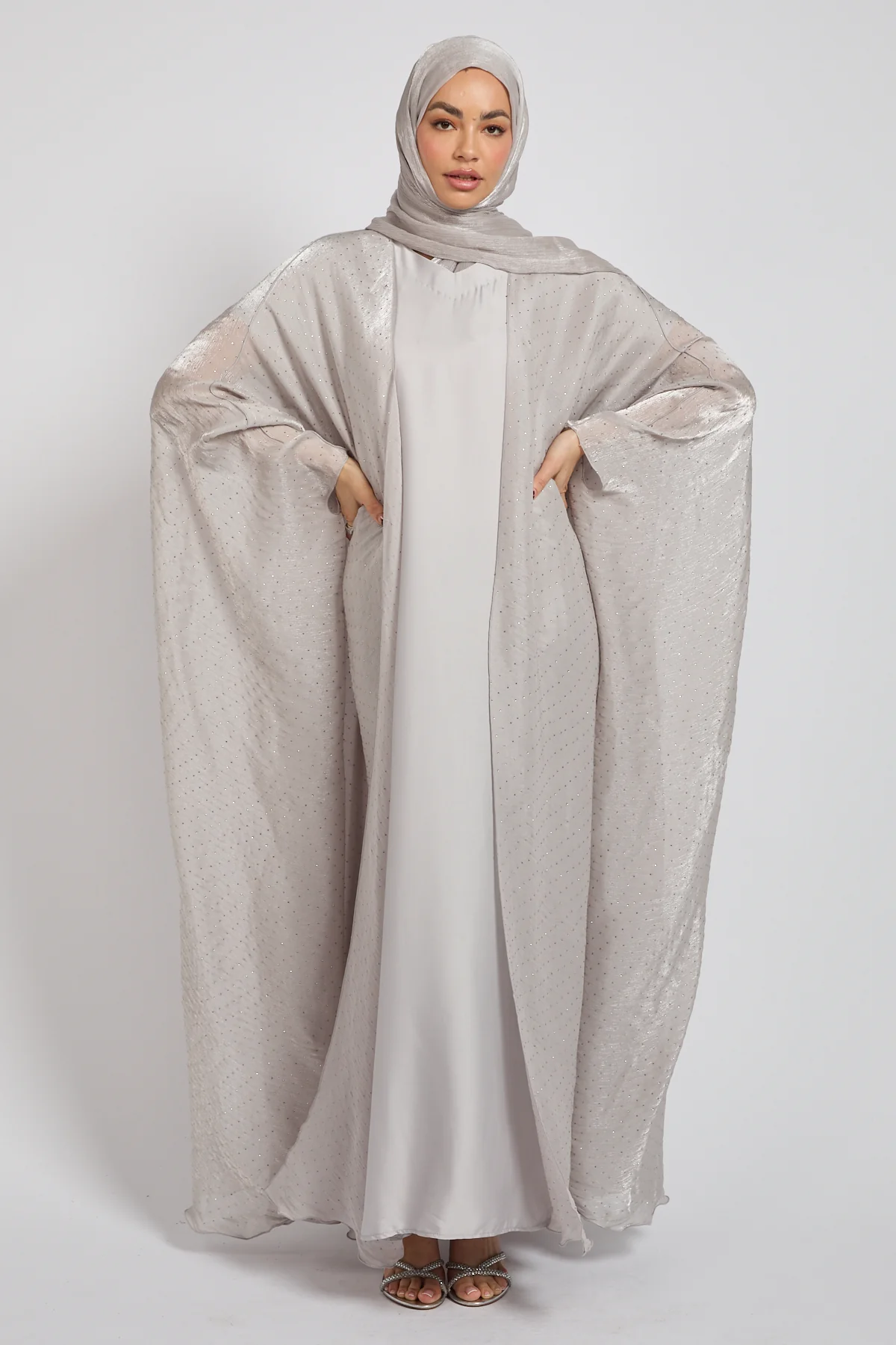 Premium Celestial Sheen Open Bisht Abaya – Moonlight - Image 8