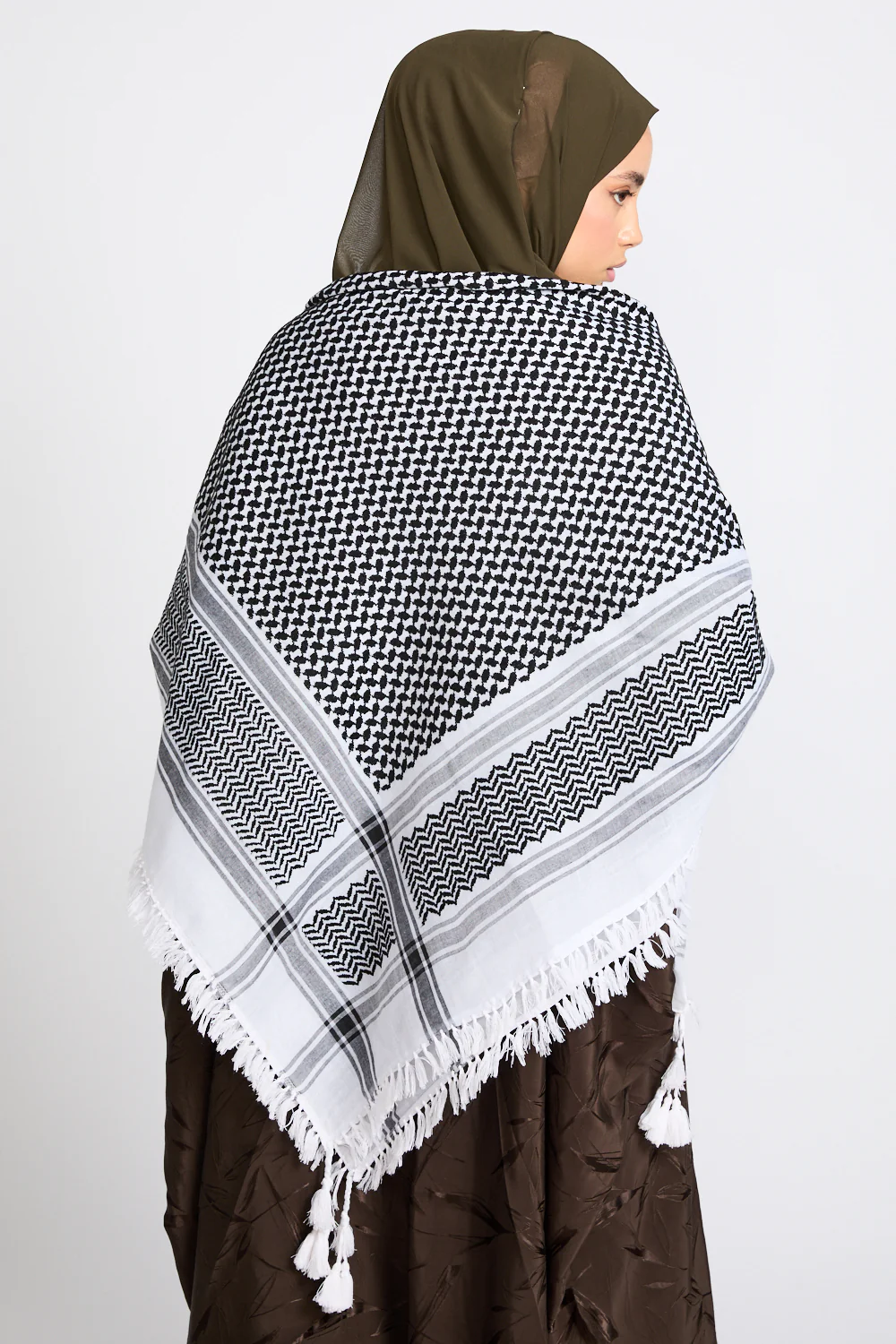 Premium Classic Keffiyeh Scarf - Black & White - Image 3