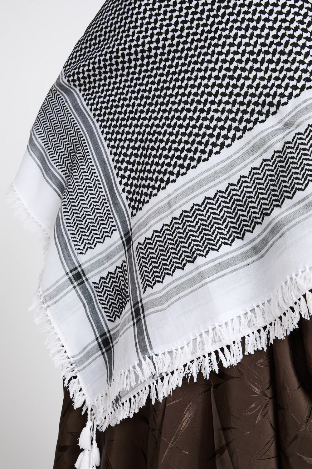 Premium Classic Keffiyeh Scarf - Black & White - Image 5