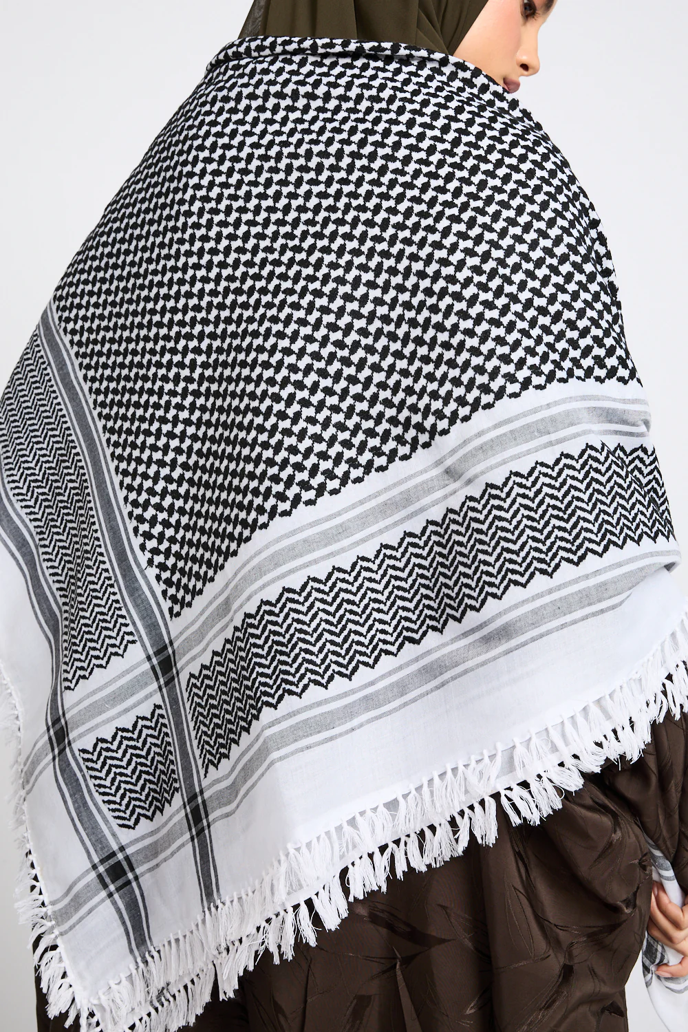 Premium Classic Keffiyeh Scarf - Black & White - Image 7