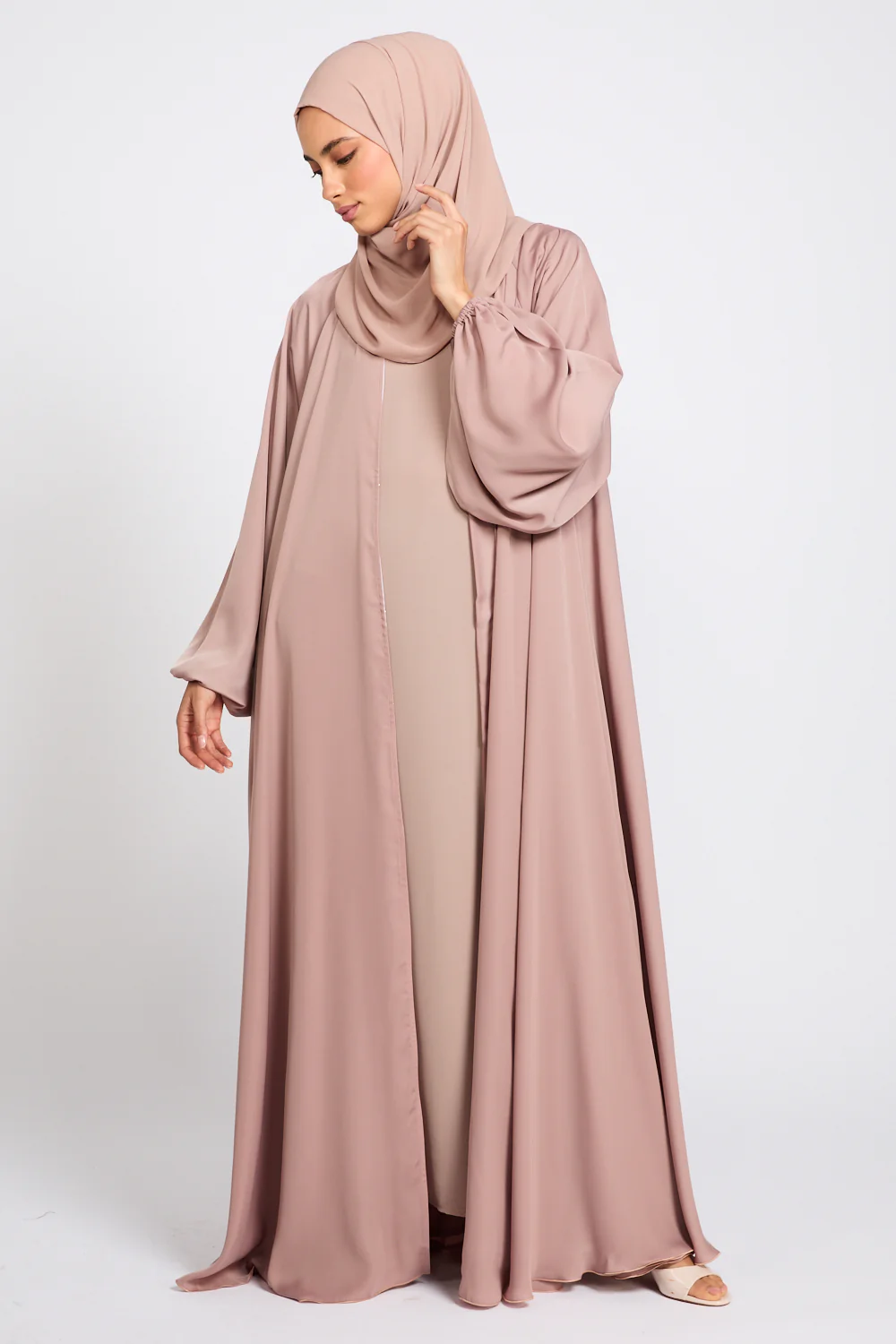 Premium Classic Umbrella Cut Open Abaya with Balloon Sleeves - Rose Dust - Image 4