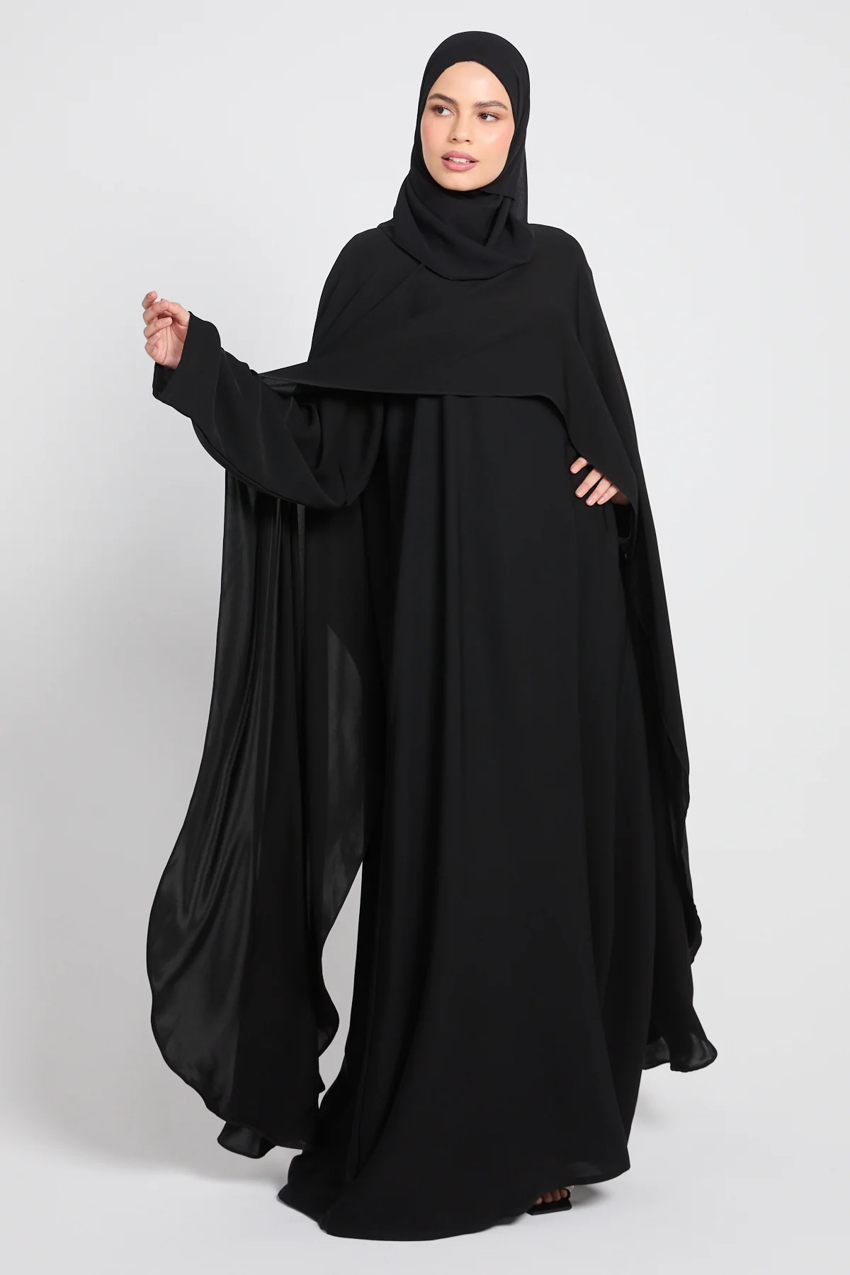 Premium Closed Abaya with Draped Veil – Black