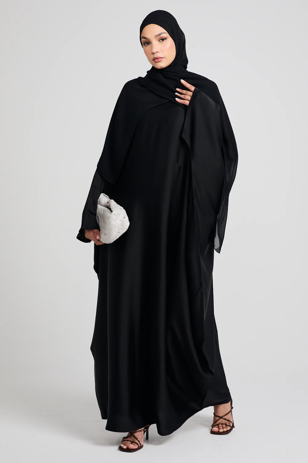 Premium Closed Butterfly Abaya with Inner Belt - Black - Image 3