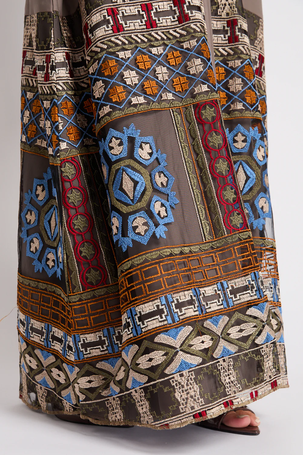 Premium Echoes of Persia Embroidered Border Open Abaya – Desert Taupe - LIMITED EDITION - Image 2