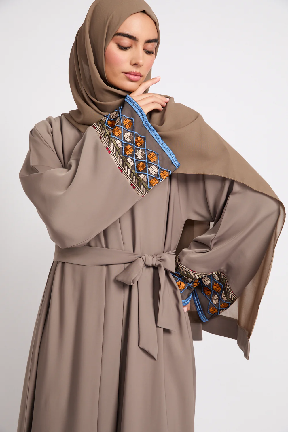 Premium Echoes of Persia Embroidered Border Open Abaya – Desert Taupe - LIMITED EDITION - Image 4