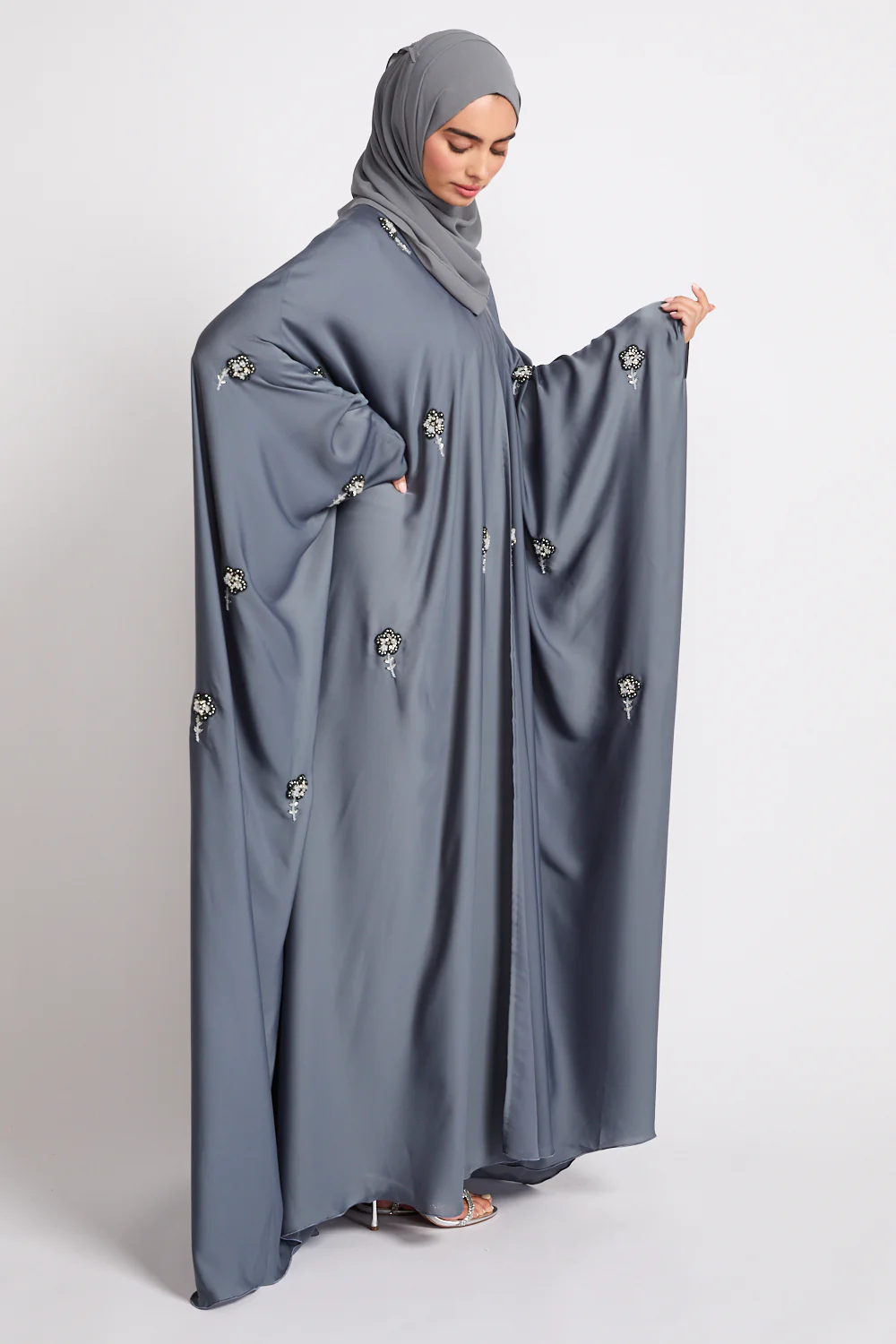 Premium Embellished Dove Grey Open Farasha - Image 9