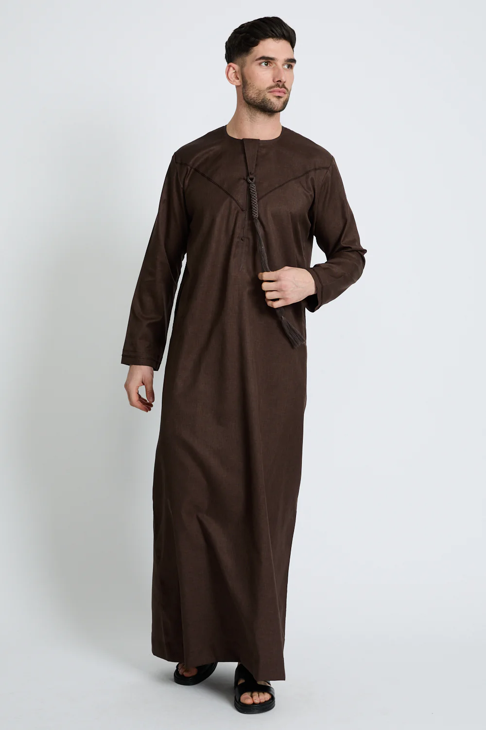 Premium Emirati Thobe with Pleat Detailing - Oakwood