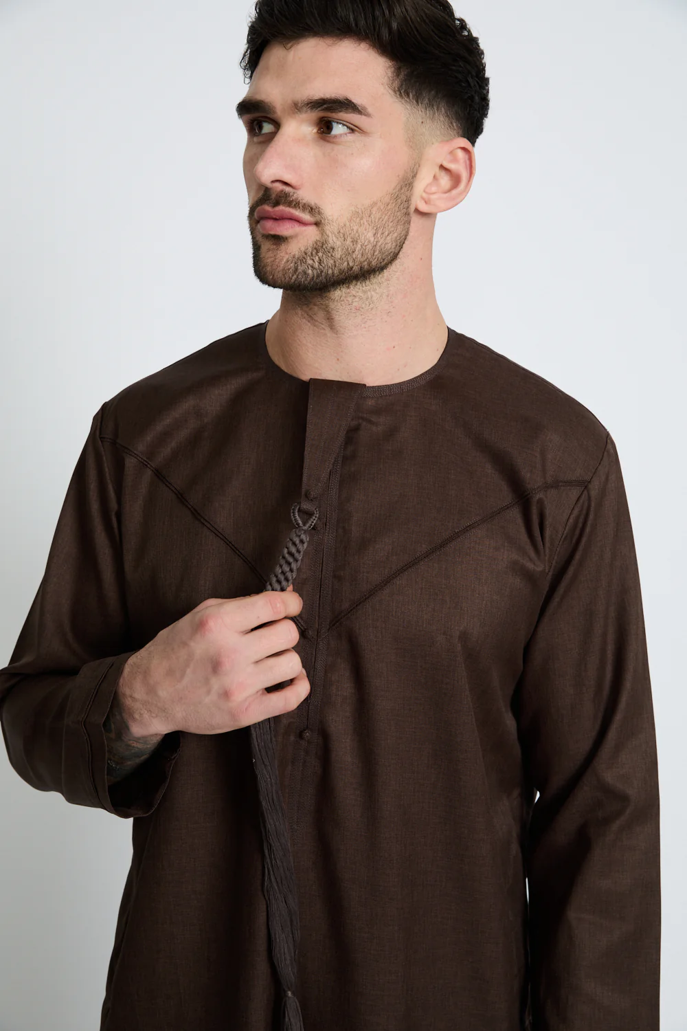 Premium Emirati Thobe with Pleat Detailing - Oakwood - Image 2