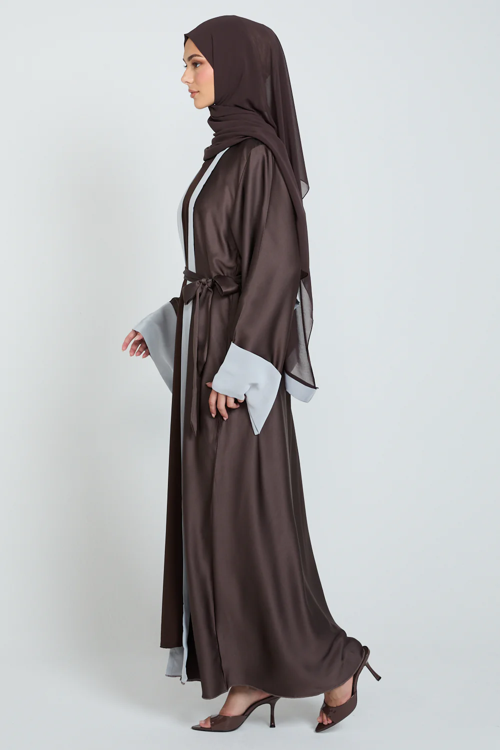 Premium Fig Noir Pearl Contrast Open Abaya - Image 8