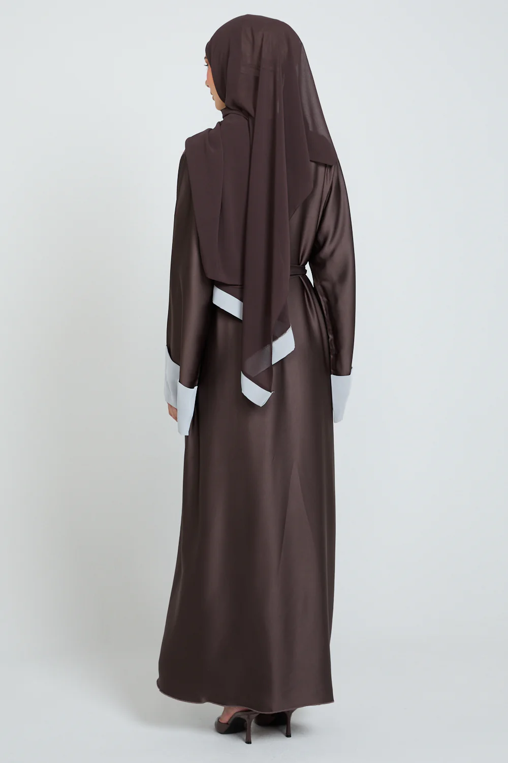 Premium Fig Noir Pearl Contrast Open Abaya - Image 9