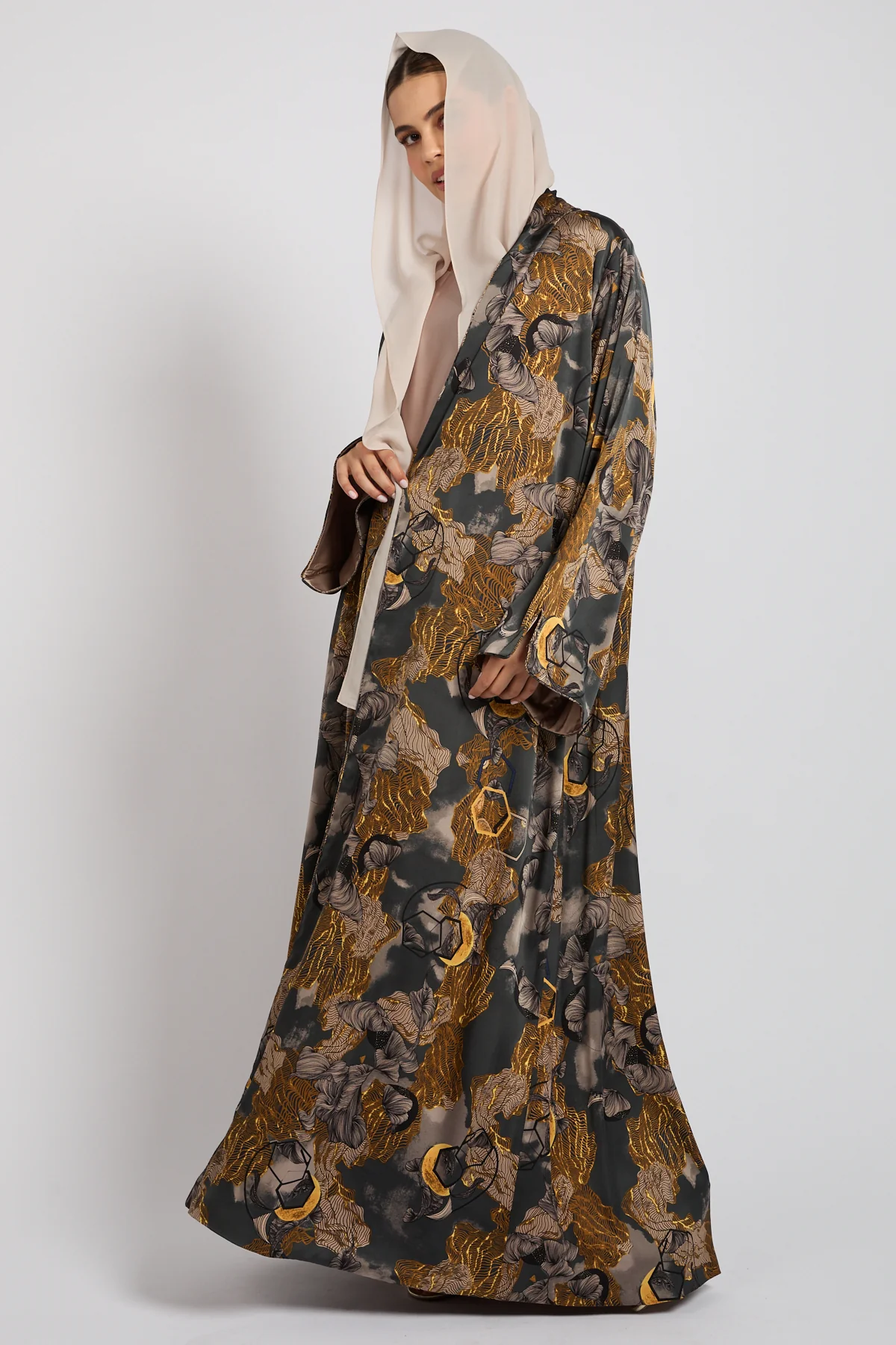 Premium Golden Eclipse Open Abaya - LIMITED EDITION - Image 6
