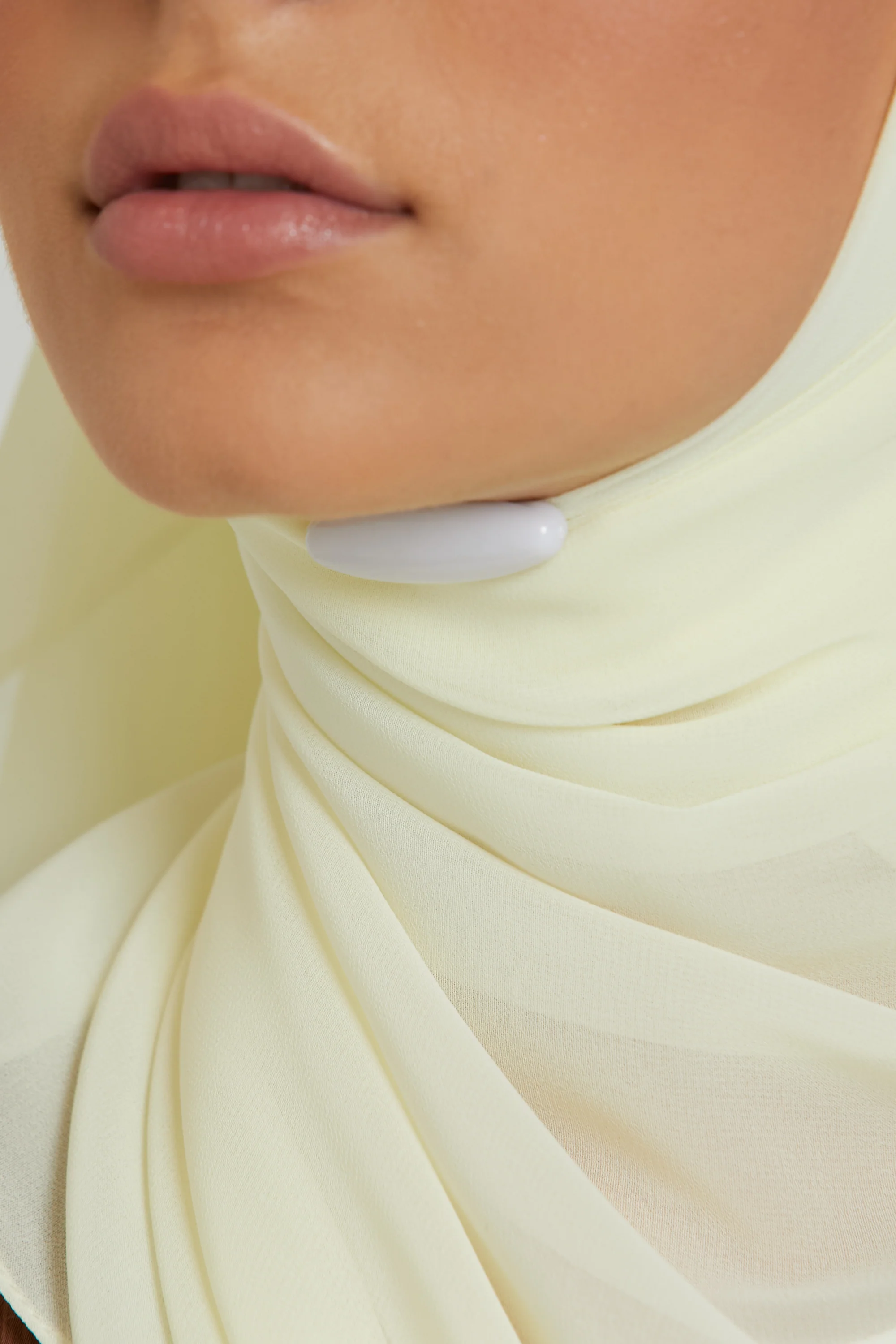 Premium Hijab Pins - Black & White - Image 4