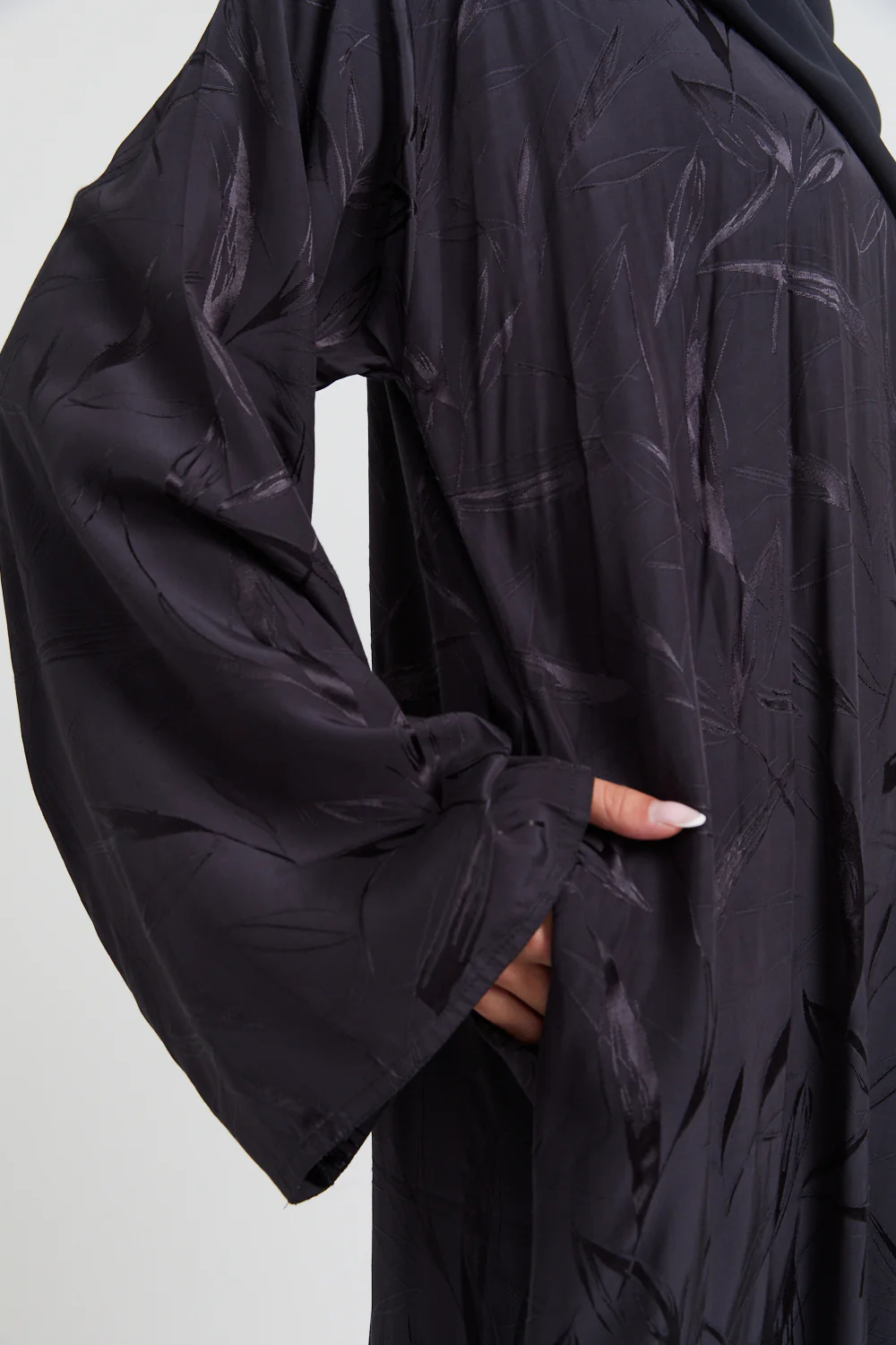 Premium Jacquard Closed Abaya with Pockets - Blackberry Noir - Image 4