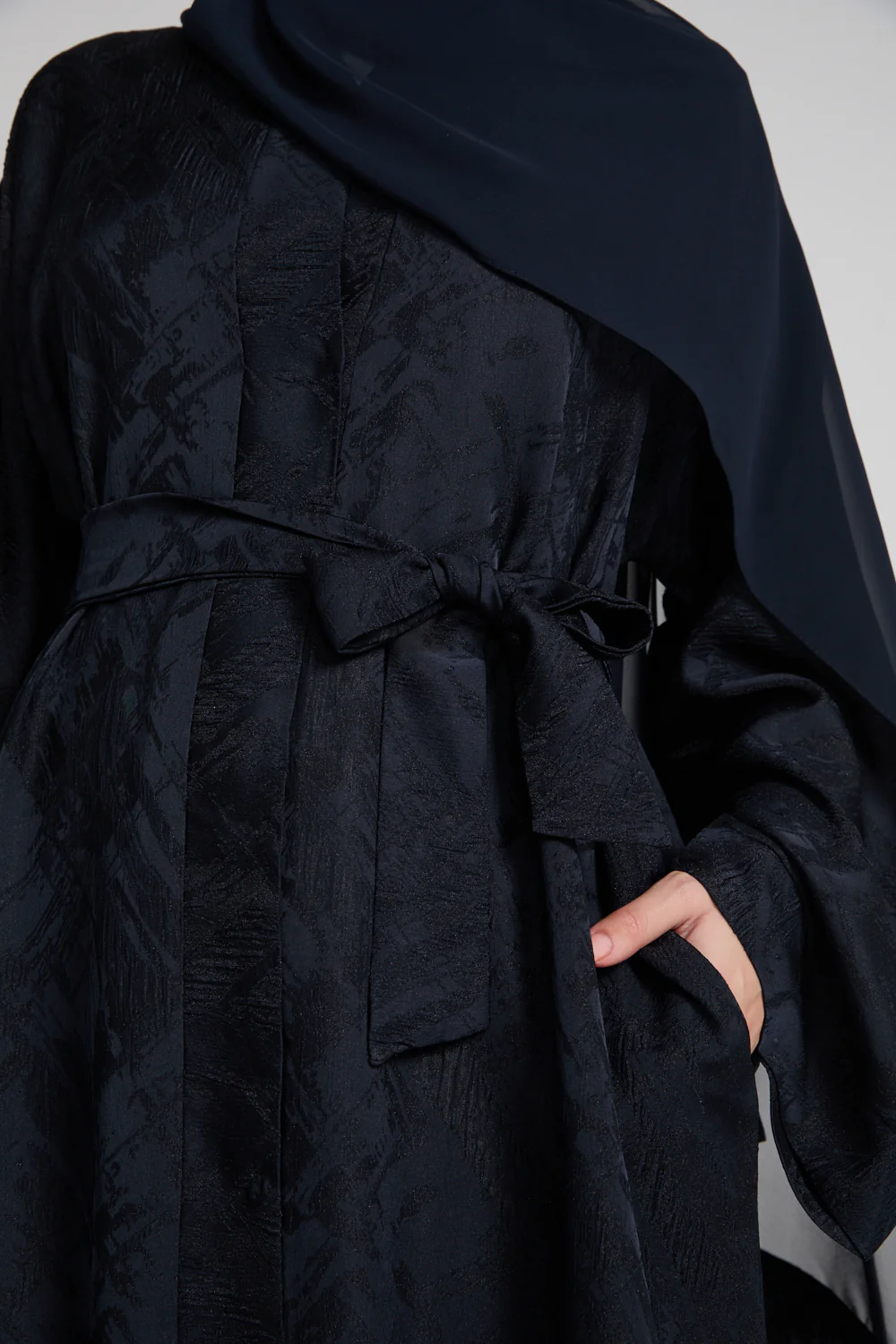 Premium Jacquard Eclipse Open Abaya with Pockets - Midnight Navy - Image 4