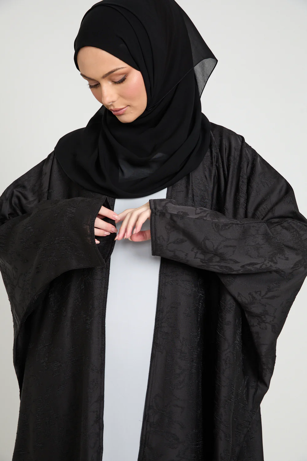 Premium Jacquard Eclipse Open Bisht - Black - Image 2