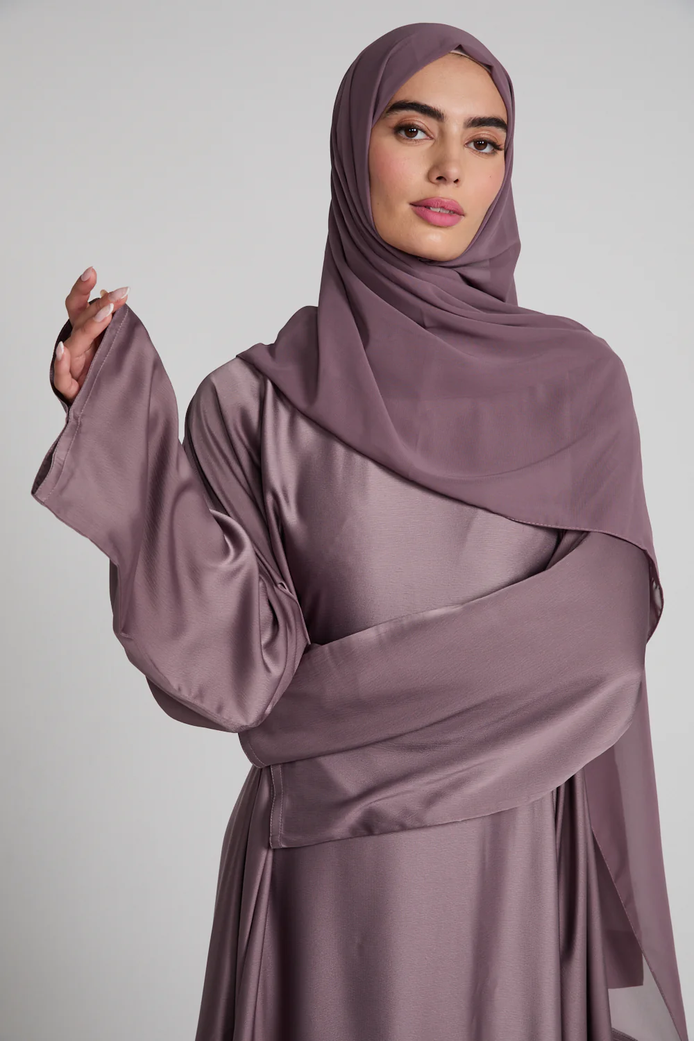Premium Luxe Umbrella Cut Closed Abaya with Inner Belt - Mauve - Image 2
