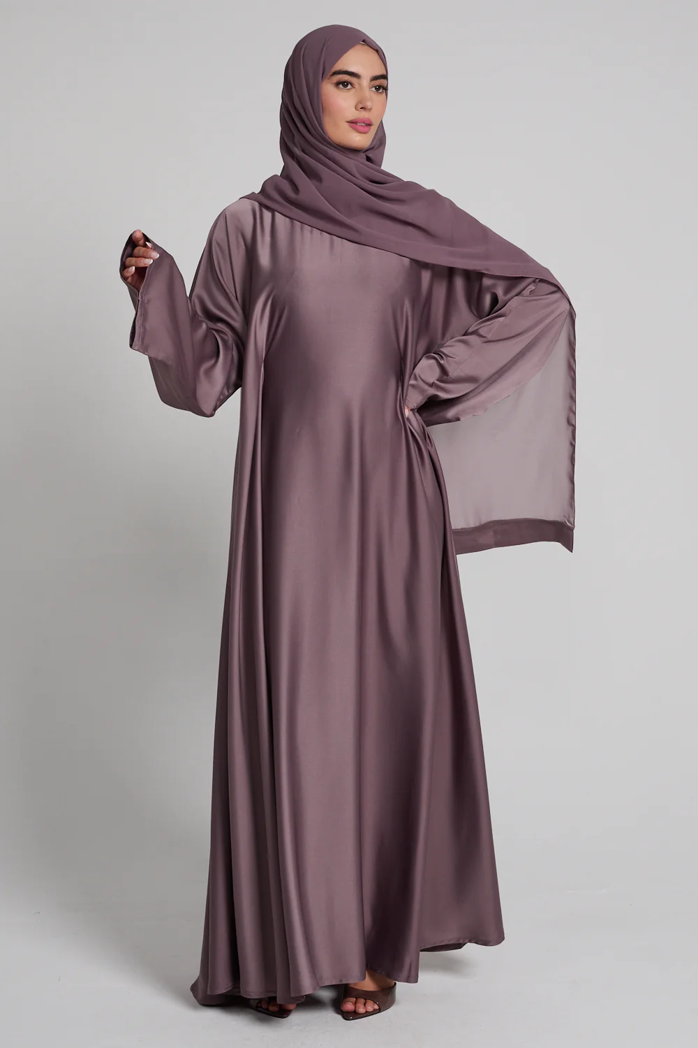 Premium Luxe Umbrella Cut Closed Abaya with Inner Belt - Mauve - Image 4