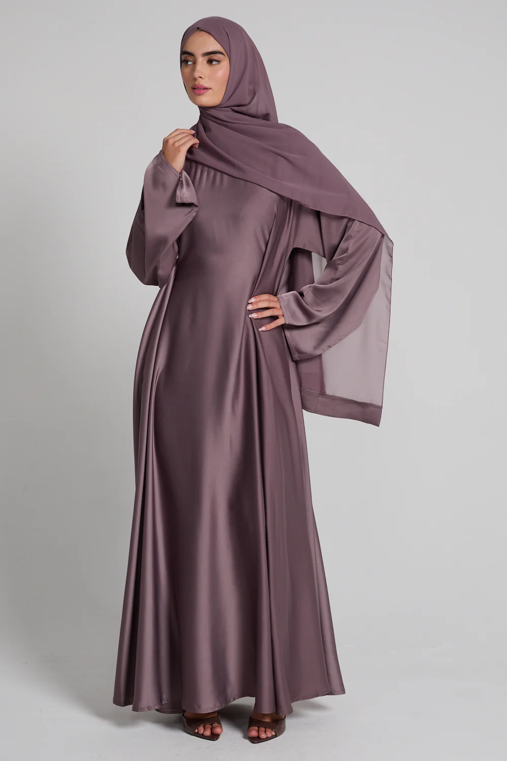 Premium Luxe Umbrella Cut Closed Abaya with Inner Belt - Mauve - Image 5