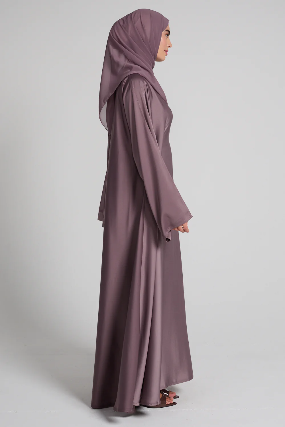 Premium Luxe Umbrella Cut Closed Abaya with Inner Belt - Mauve - Image 8