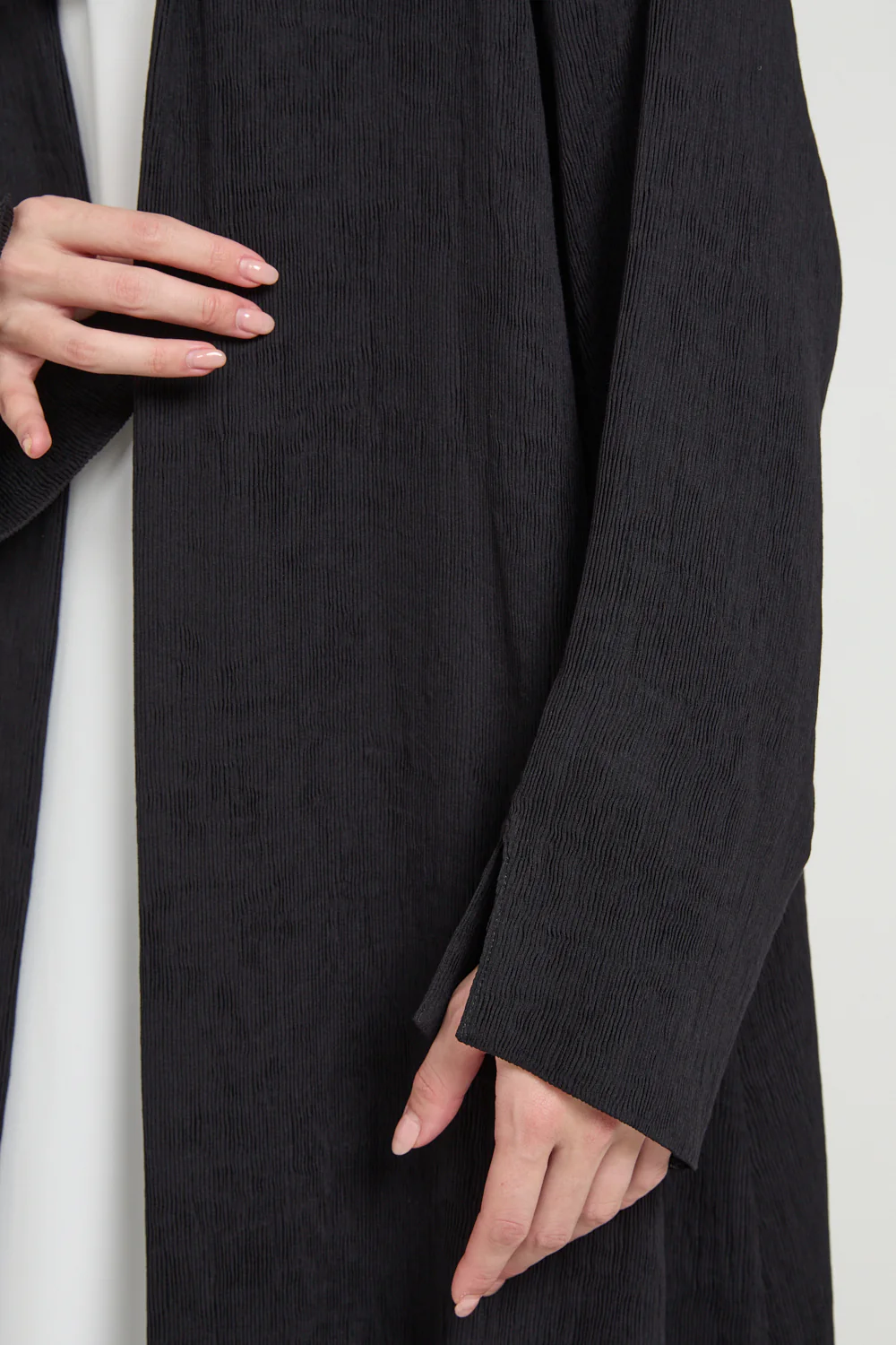 Premium Modern Muse Open Abaya - Black - Image 4