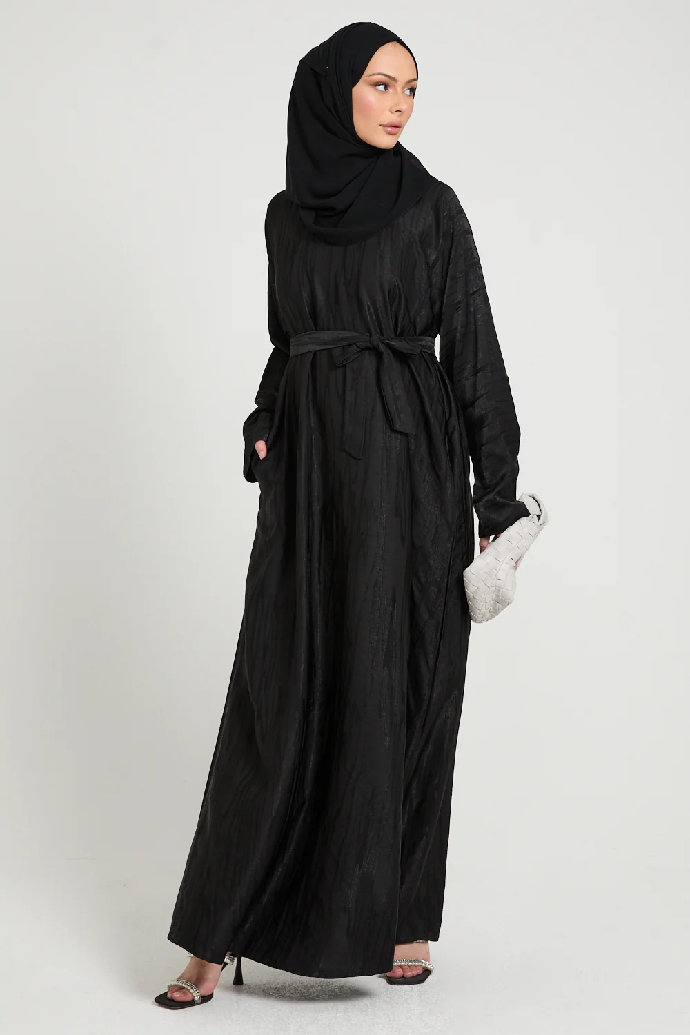 Premium Nightfall Mirage Textured Closed Abaya with Pockets - Black - Image 7