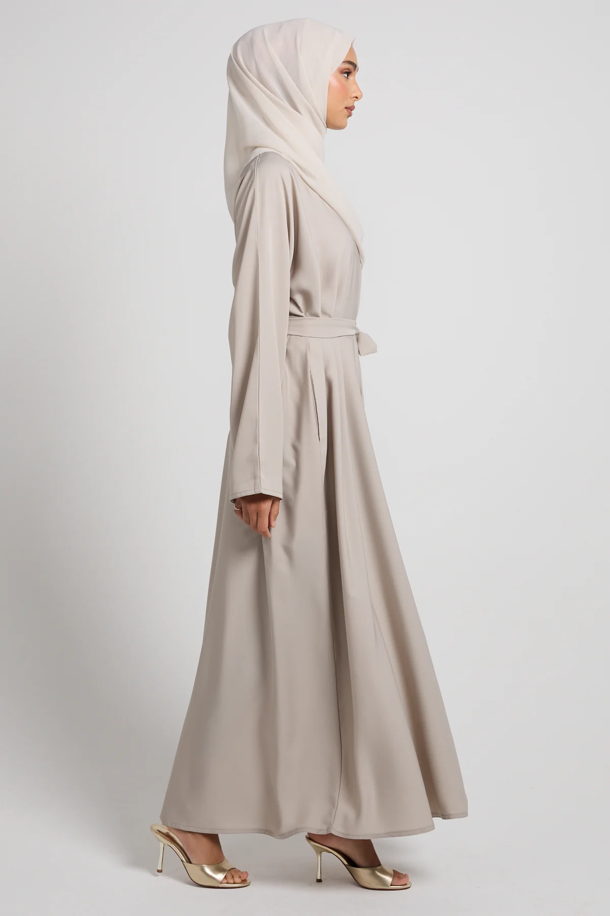Premium Plain Closed Abaya with Pockets - Nude Sand - Image 4