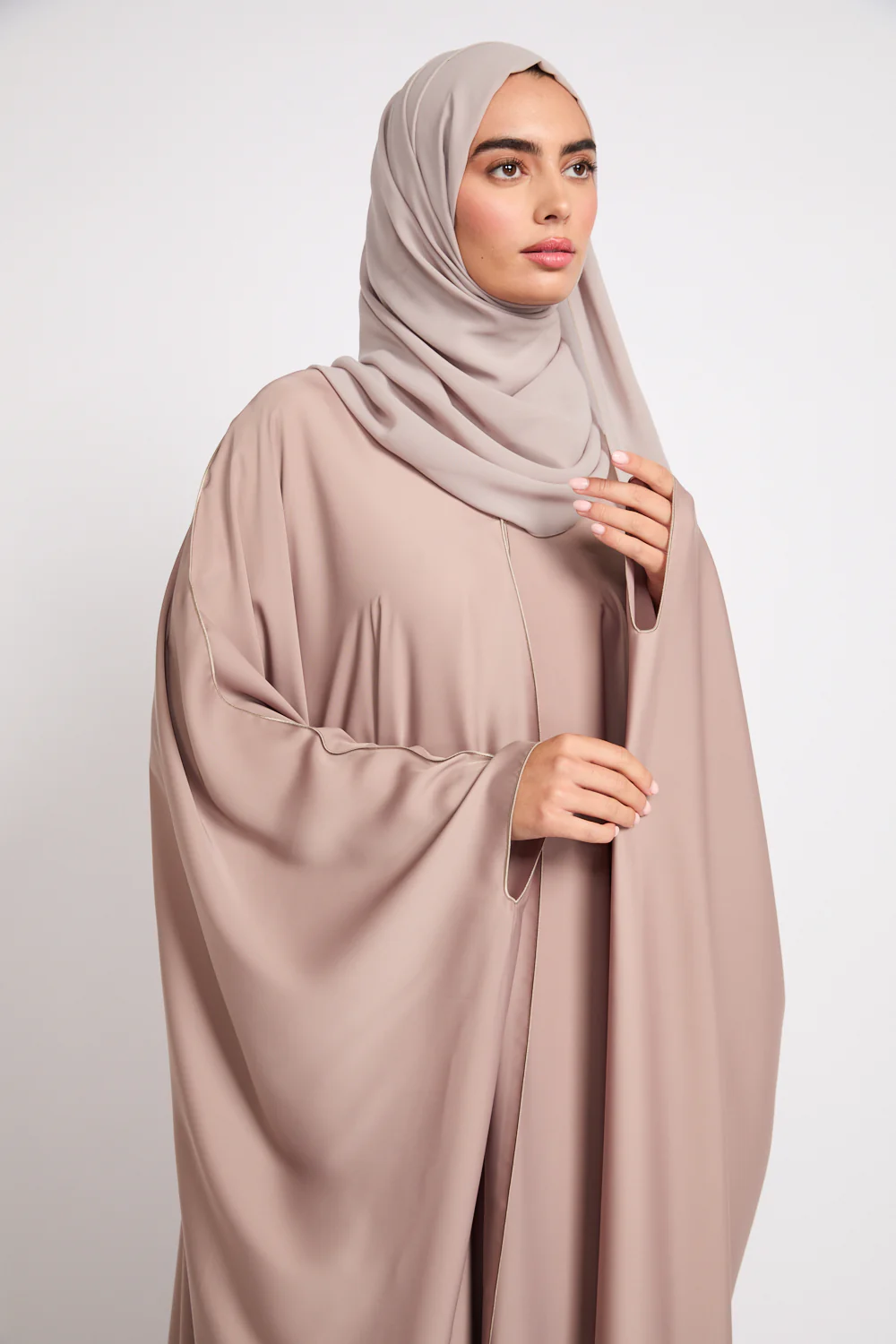 Premium Plain Open Farasha with Piping Detailing - Rose Sand - Image 2
