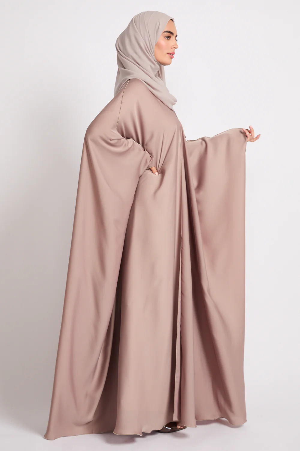 Premium Plain Open Farasha with Piping Detailing - Rose Sand - Image 7