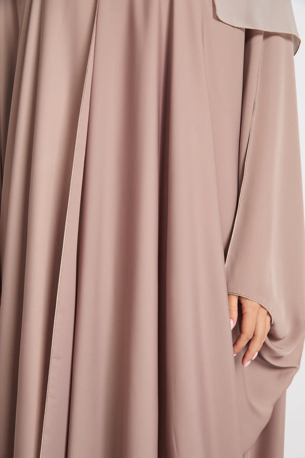 Premium Plain Open Farasha with Piping Detailing - Rose Sand - Image 9