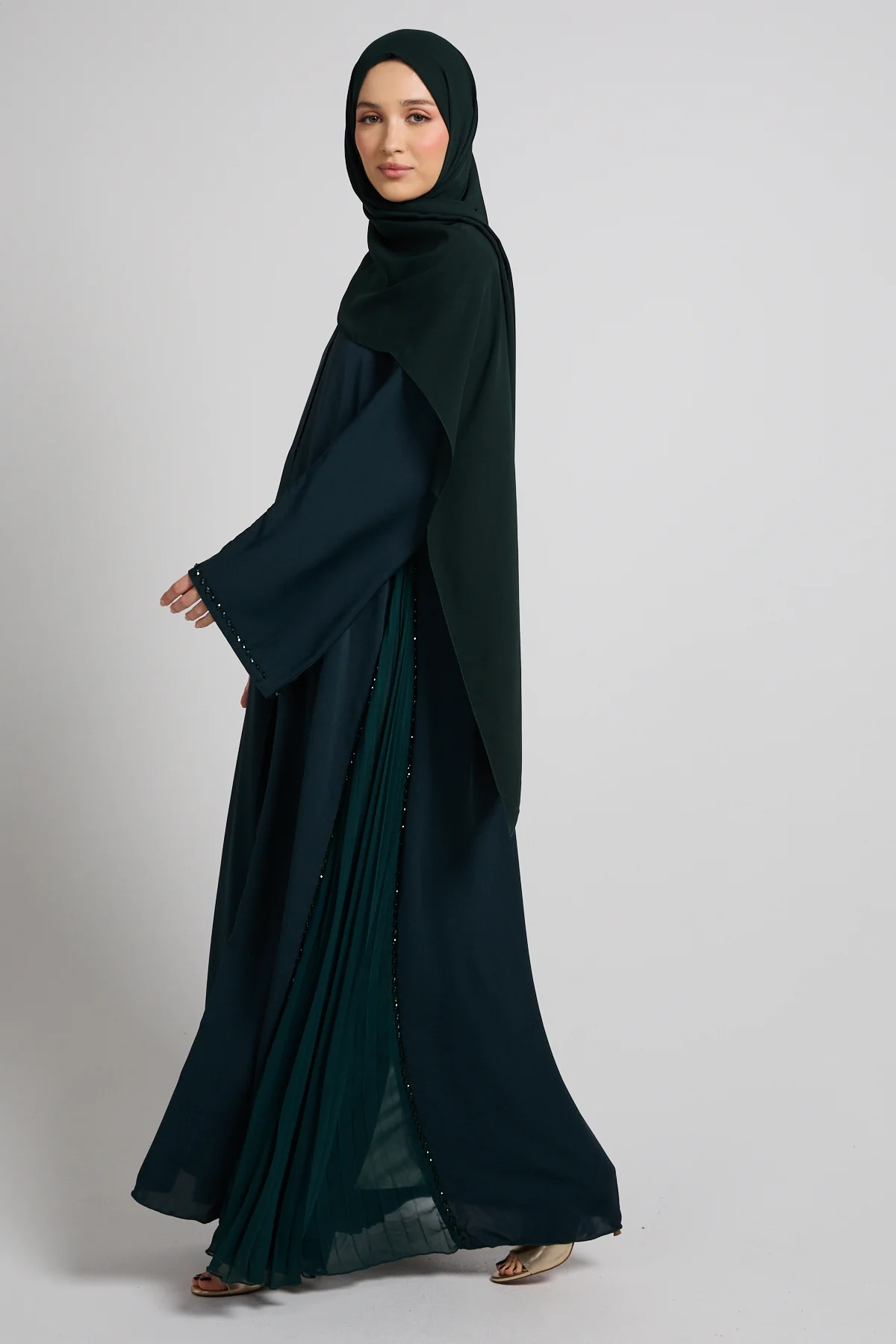 Premium Pleated Chiffon Panel Open Abaya – Emerald Dusk - Image 10