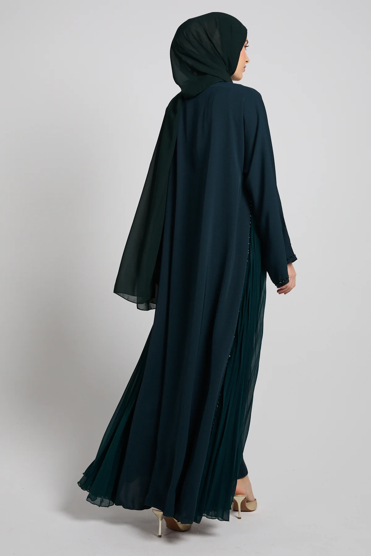Premium Pleated Chiffon Panel Open Abaya – Emerald Dusk - Image 8