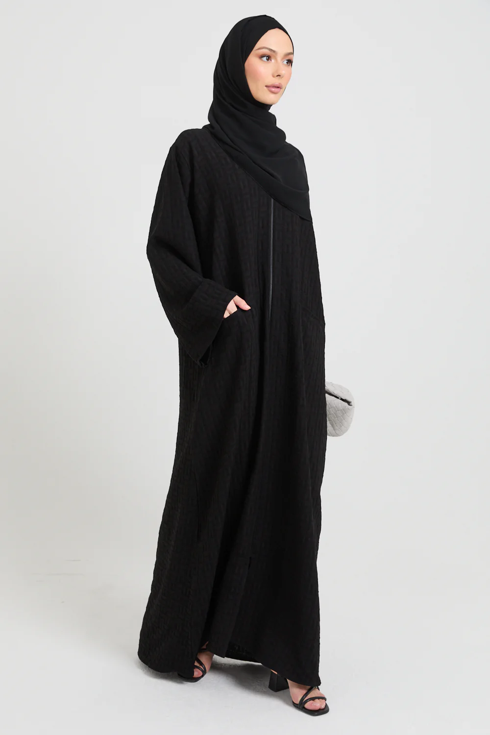 Premium Semi Closed Textured Abaya with Zip and Pockets - Black - Image 3