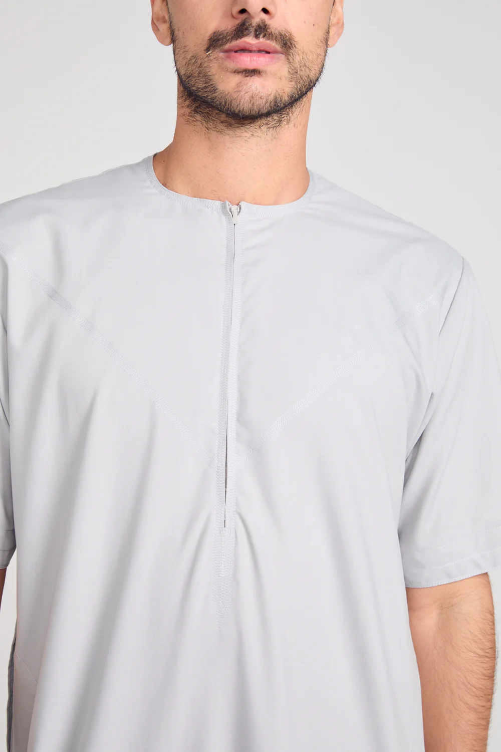 Premium Short Sleeve Emirati Thobe with Zip - Dawn Grey - Image 2