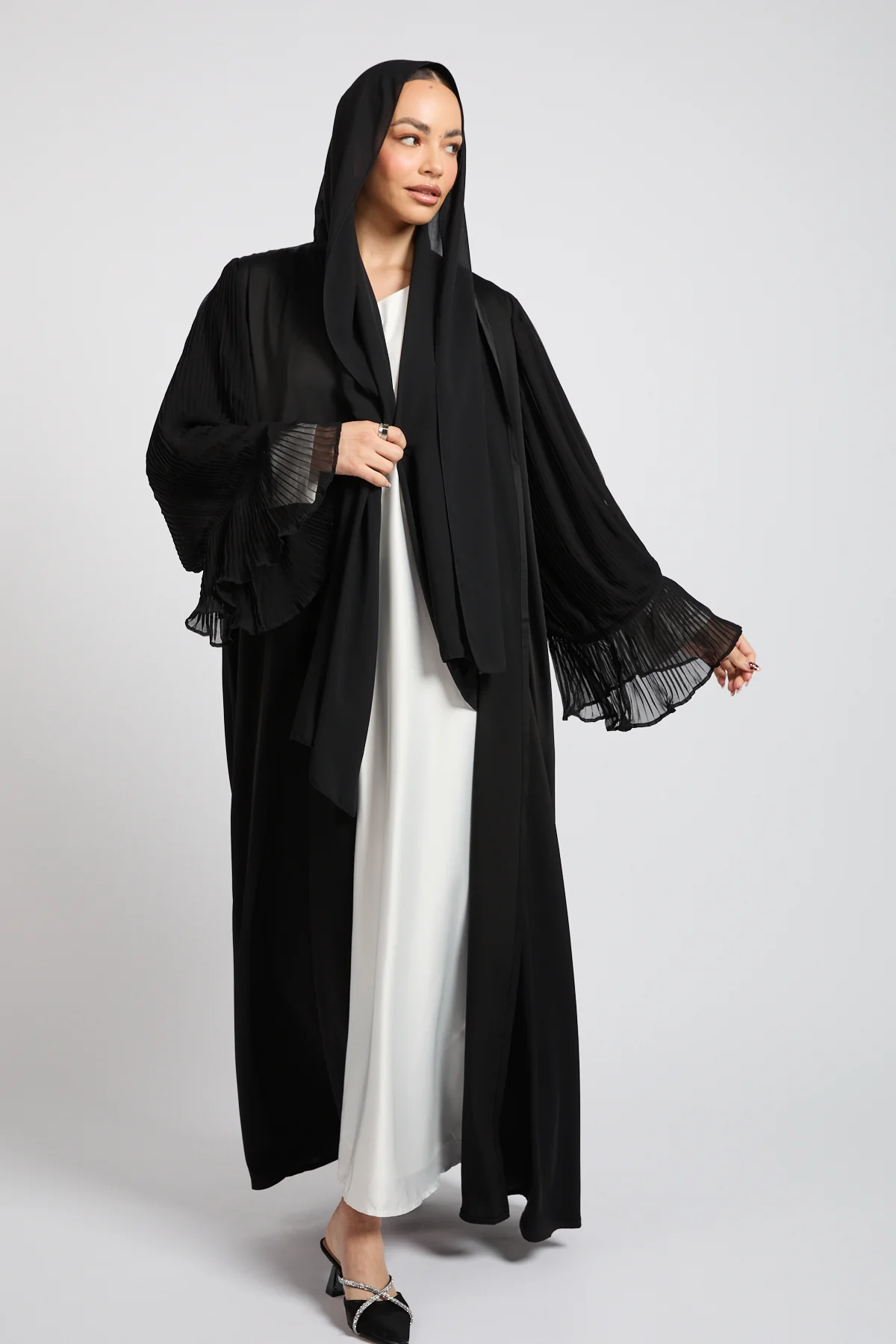 Premium Signature Pleated Bell Sleeve Open Abaya – Black - Image 9