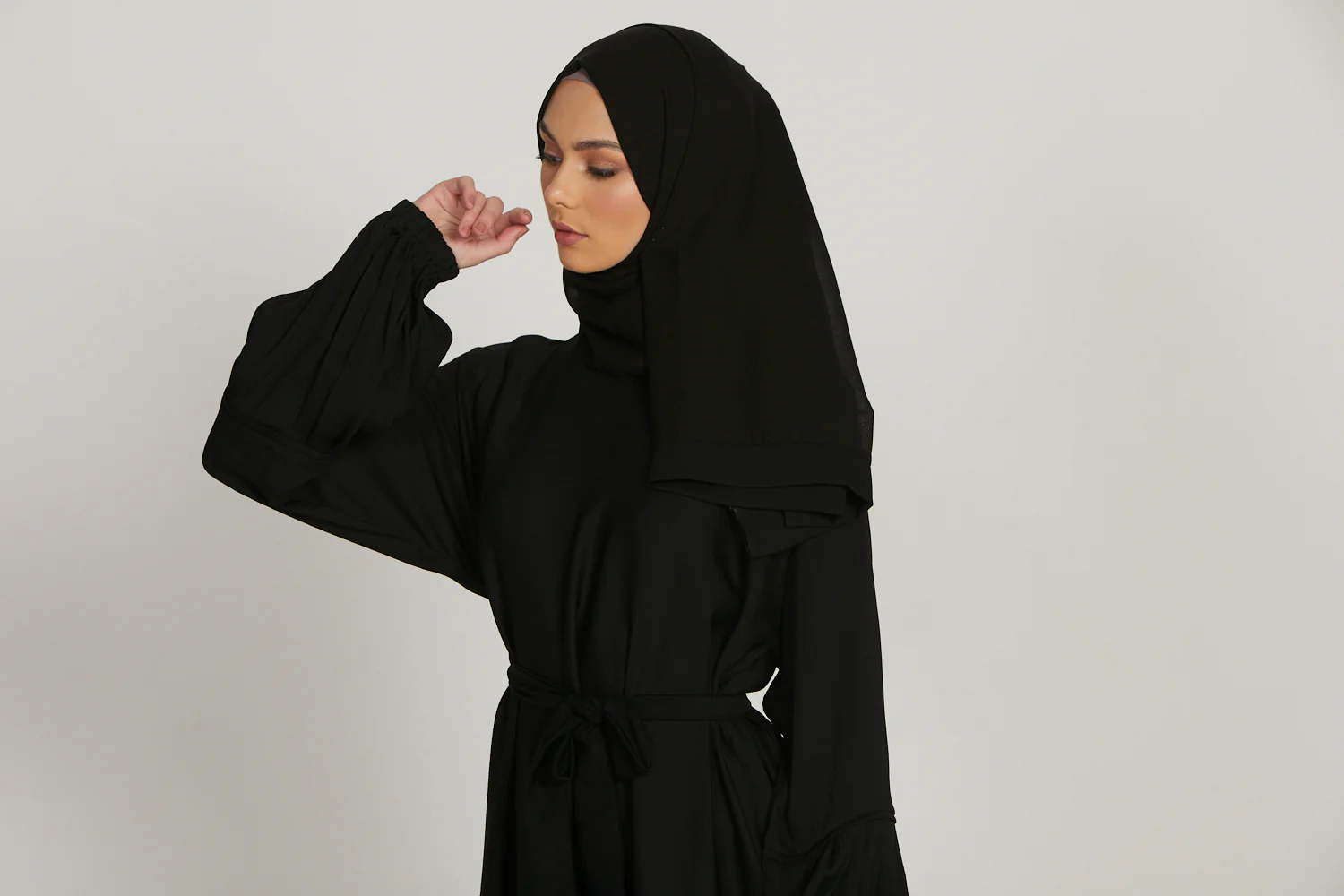 Premium Textured Closed Abaya with Pleated Cuffs - Black - Image 10