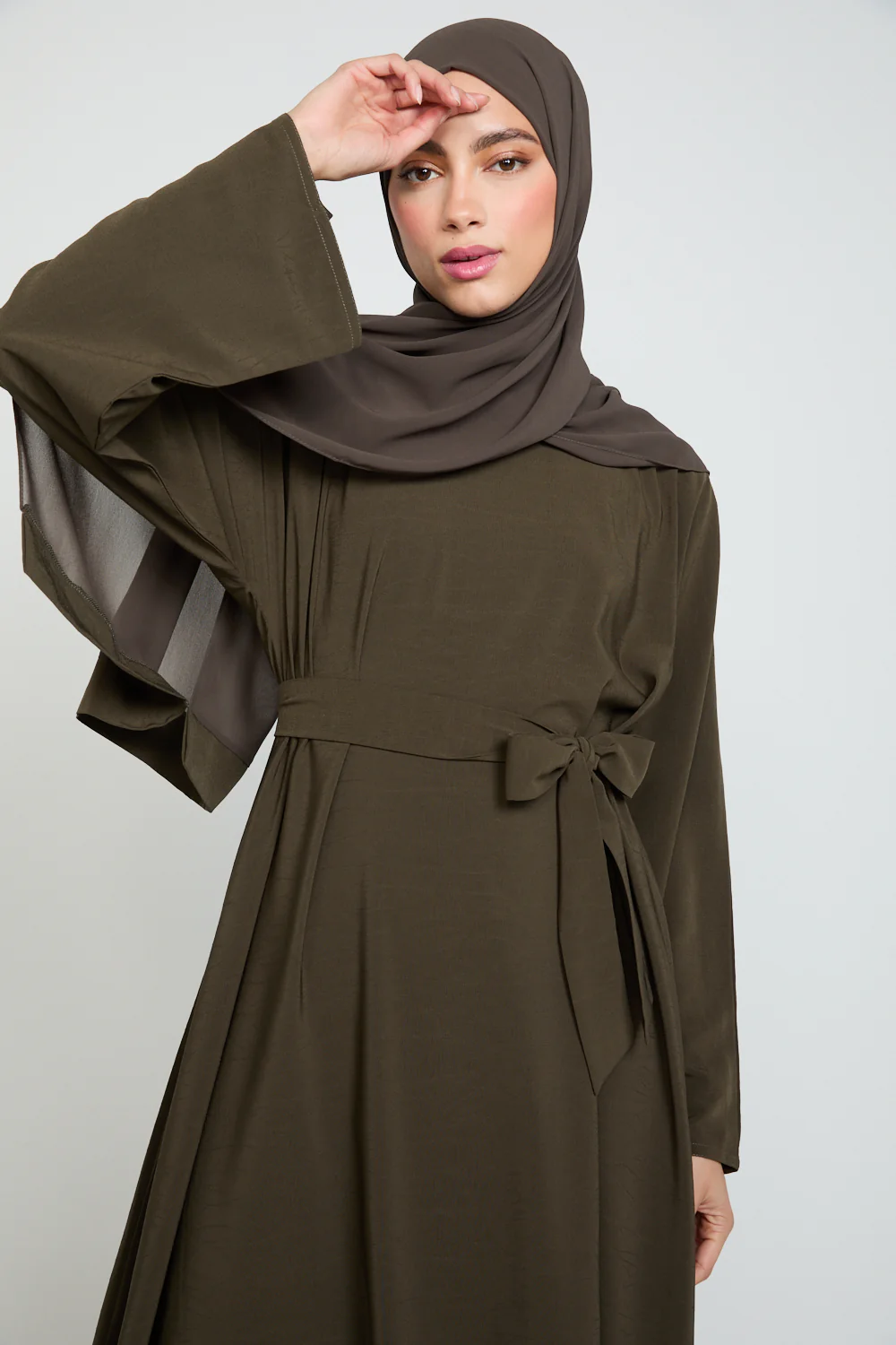 Premium Umbrella Cut Textured Closed Abaya - Khaki Noir - Image 2