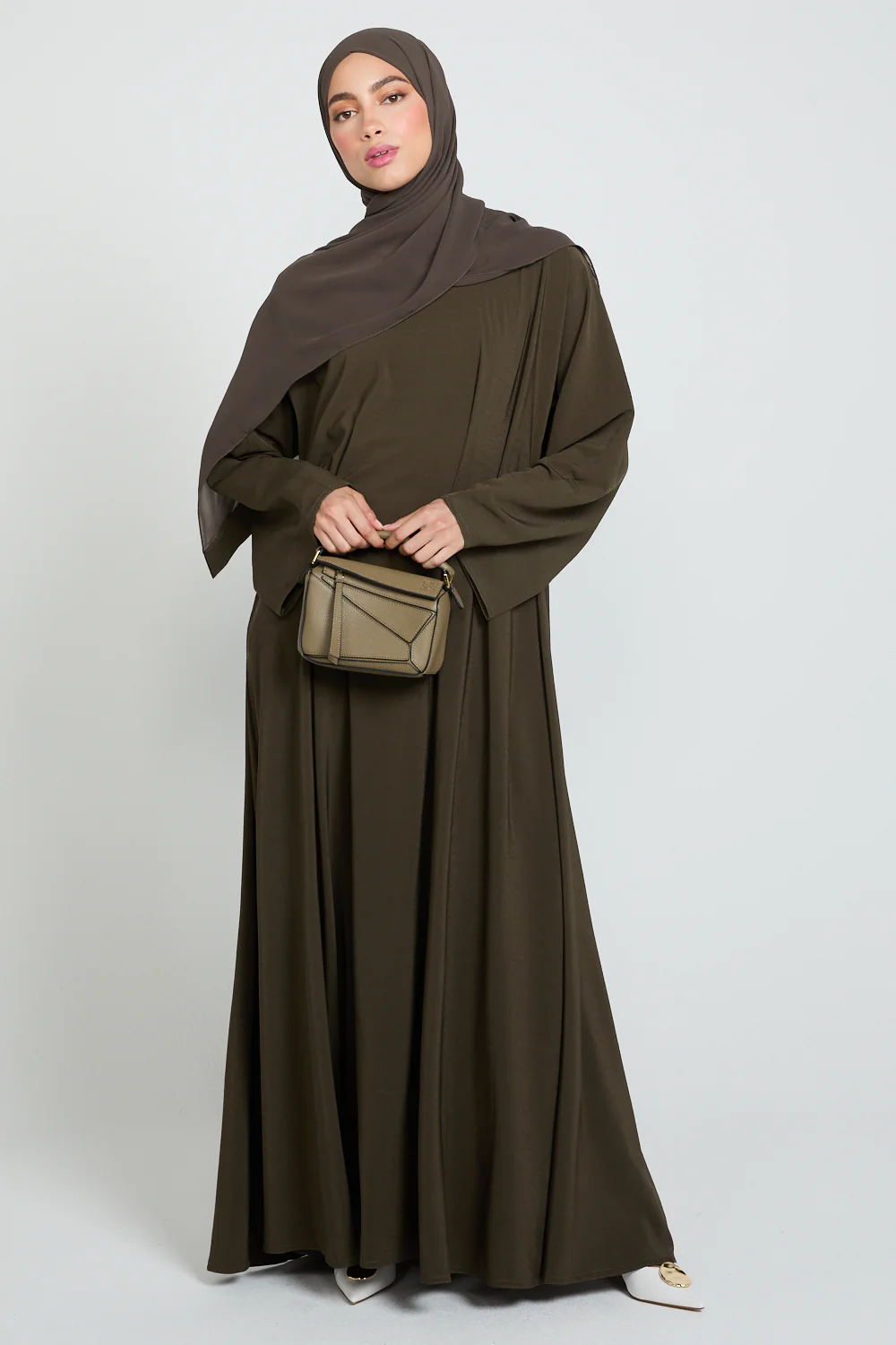 Premium Umbrella Cut Textured Closed Abaya - Khaki Noir - Image 6