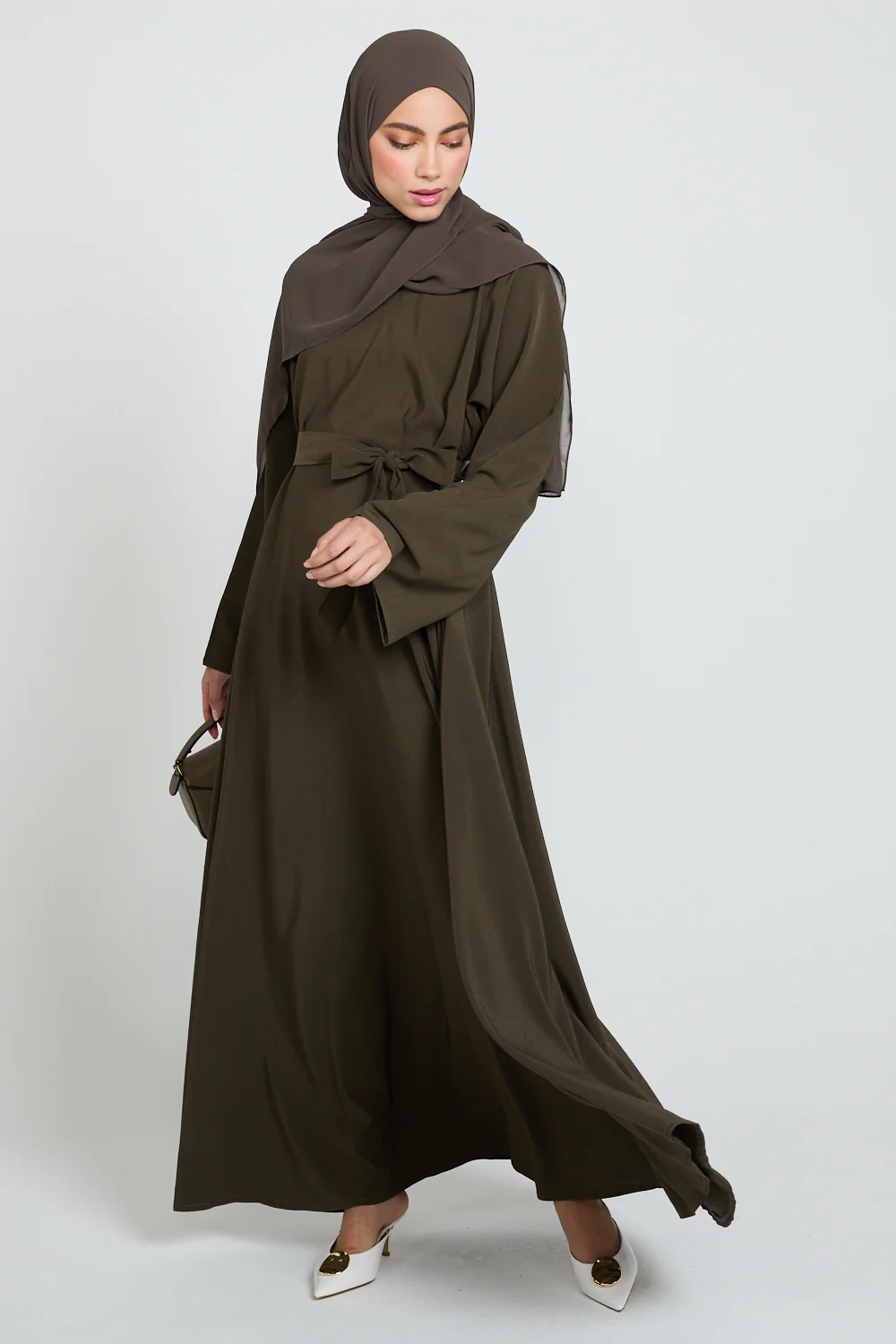 Premium Umbrella Cut Textured Closed Abaya - Khaki Noir - Image 8