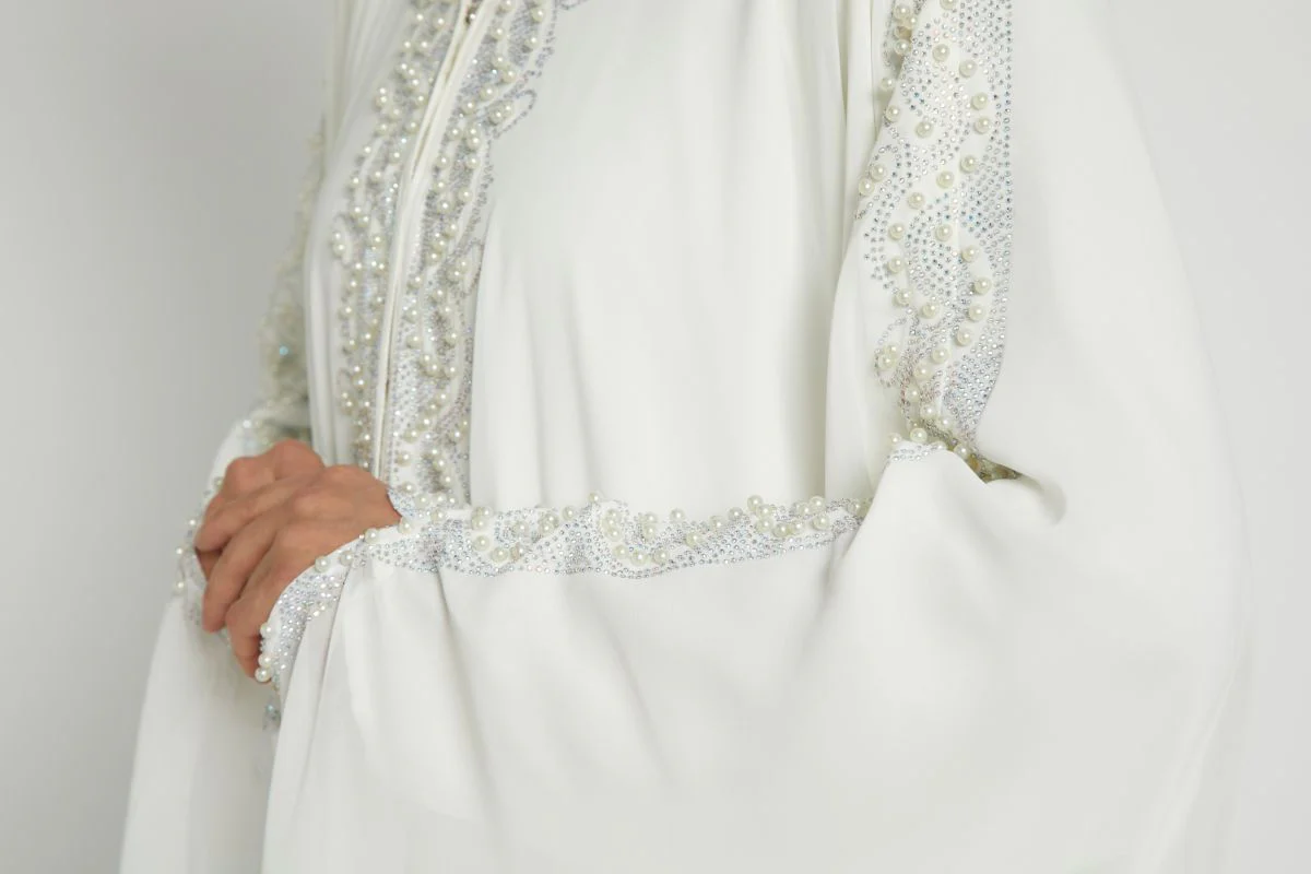 White Gemstone Farasha With Hood - Image 8