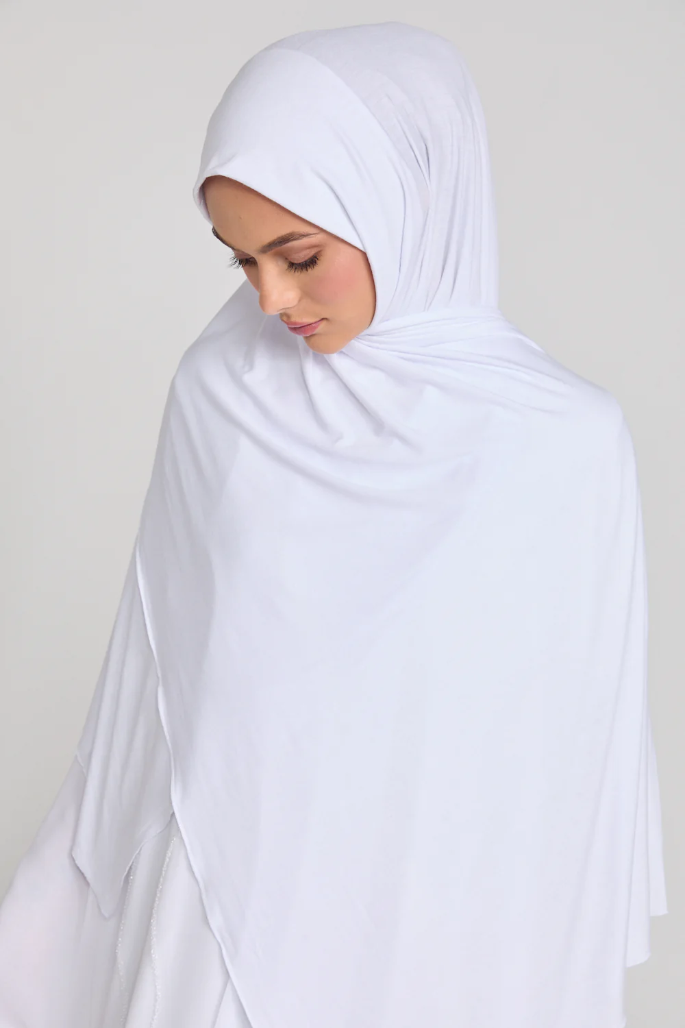 Winter White Jersey Hijab - Image 3